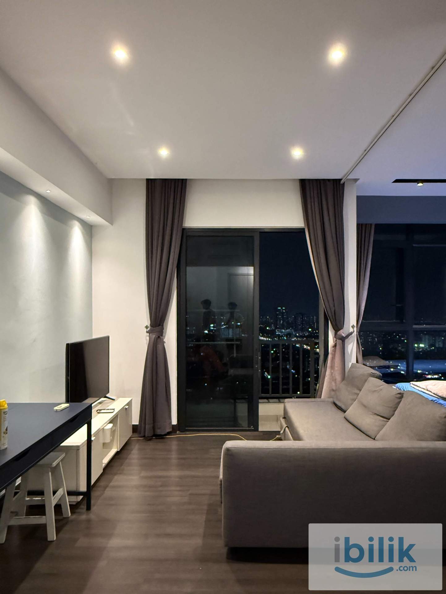 Modern Studio - Image 6