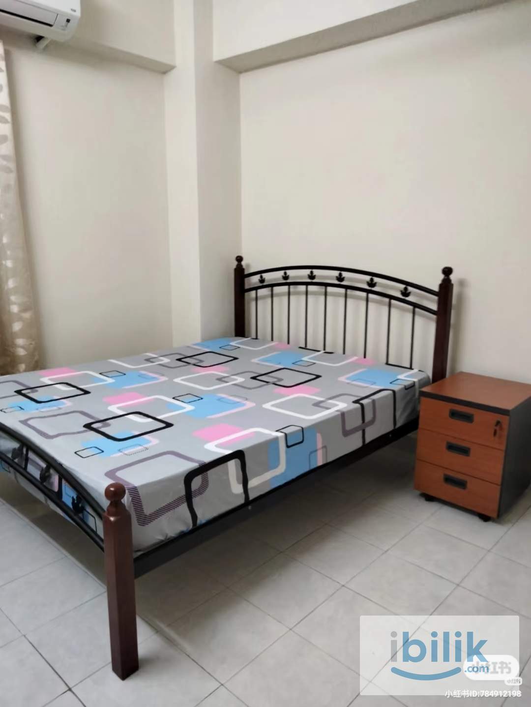 Cozy Middle Room  - Image 2