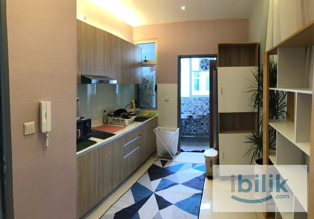 Medium Room with privacy Balcony Meridin Bayvue Residence Masai Johor - Image 7