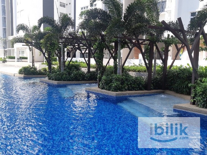Master Room with privacy bathroom Meridin Bayvue Residence Masai Johor - Image 4