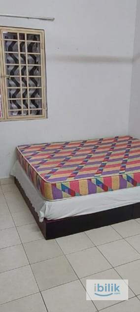 Master Room Melur Apartment Near LRT - Image 1