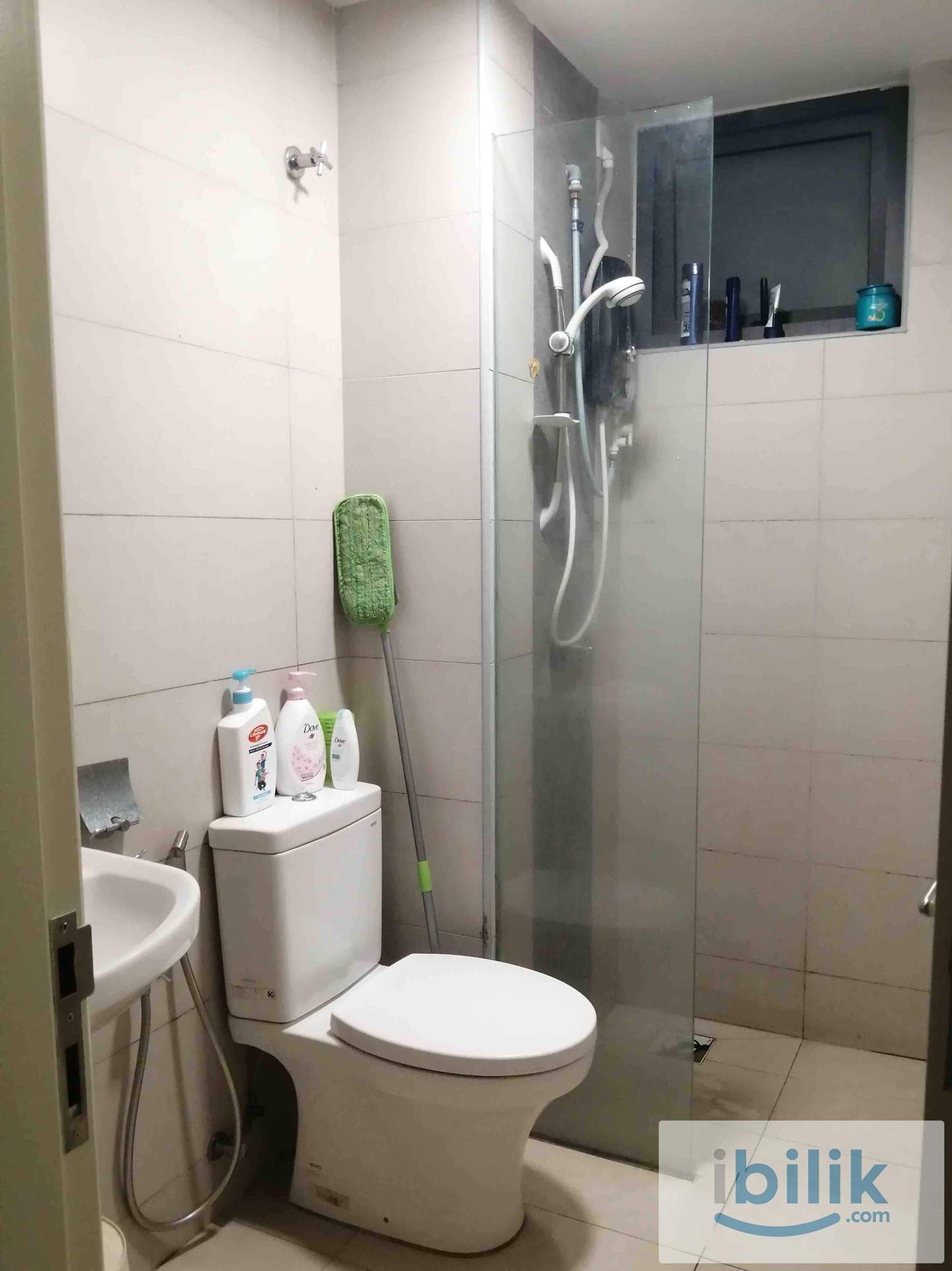 Sfera residency Male Room for rent behind Giant Hypermarket Seri kembangan - Image 1