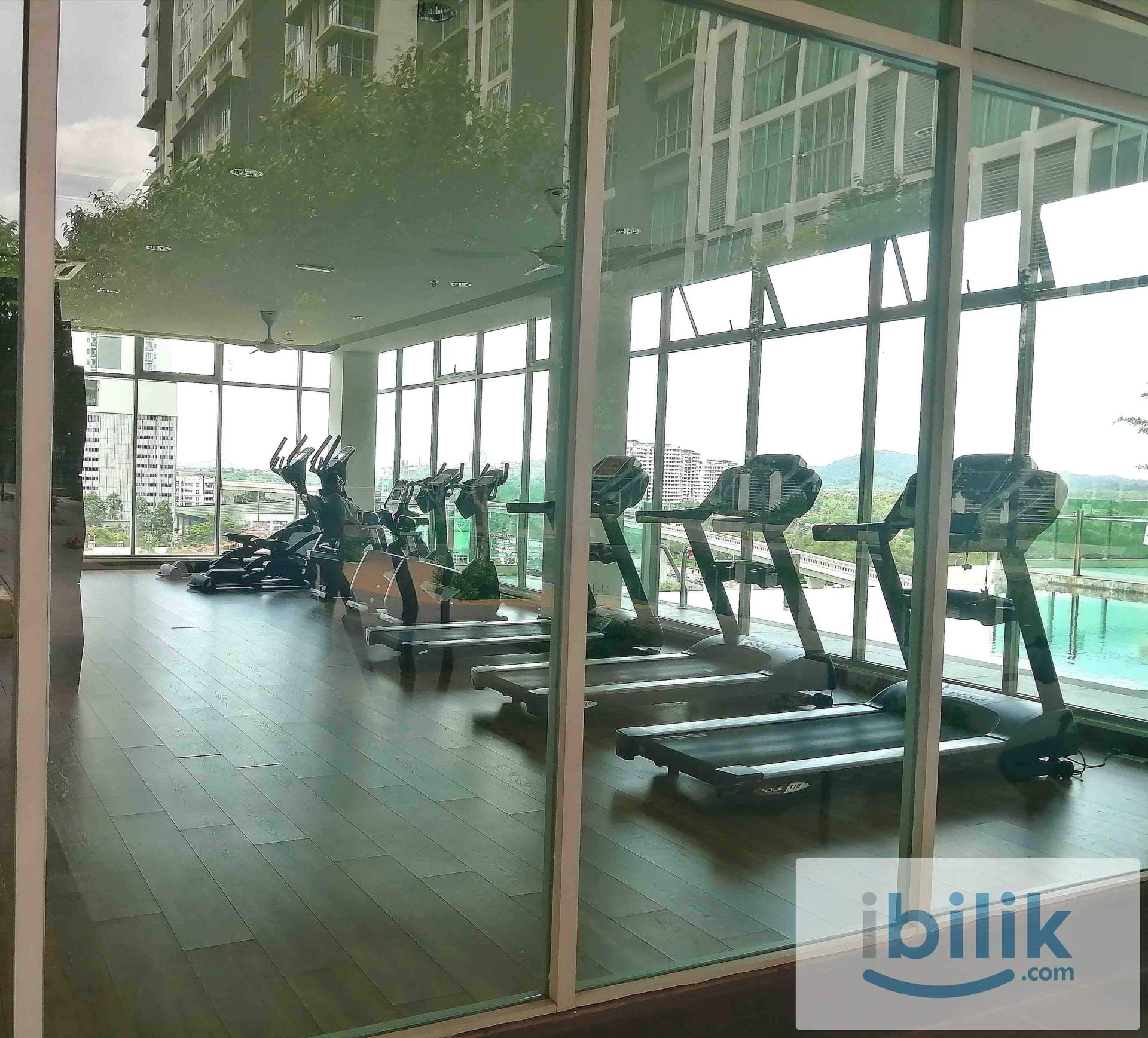 Single room for rent at 3 Element Bandar Putra Permai, Seri Kembangan - NSK Trade City MALAYSIAN MALE - Image 1