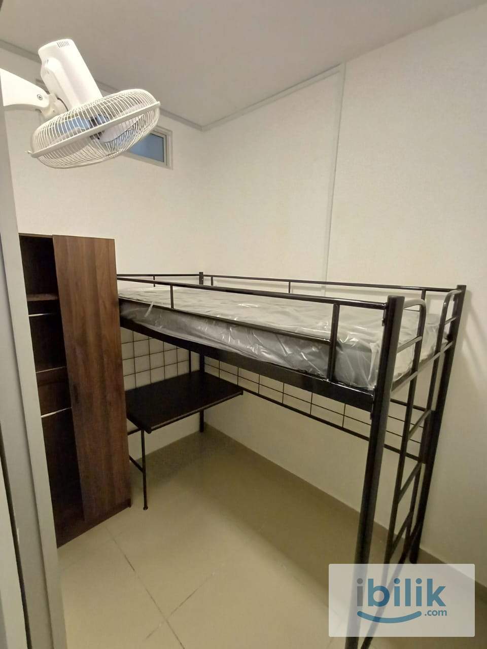 Male unit at 3 Element Bandar Putra Permai Room Rental Seri Kembangan - Image 4