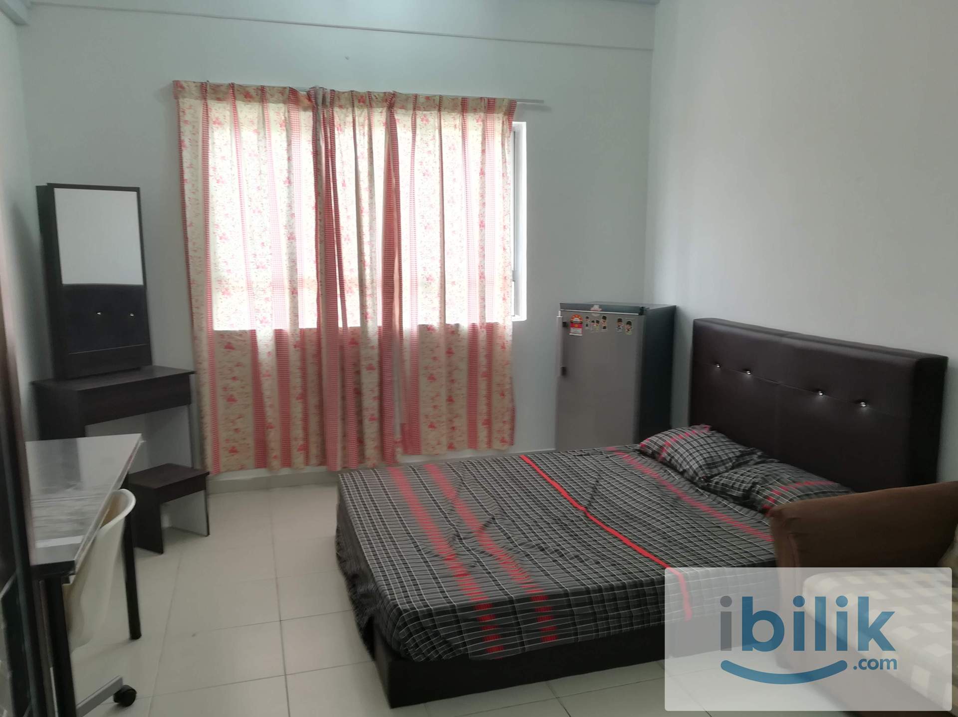 Female Unit MASTER ROOM @ Suria Jelatek Residence 5 minutes walking to LRT Jelatek Ampang Great Eastern Mall - Image 2