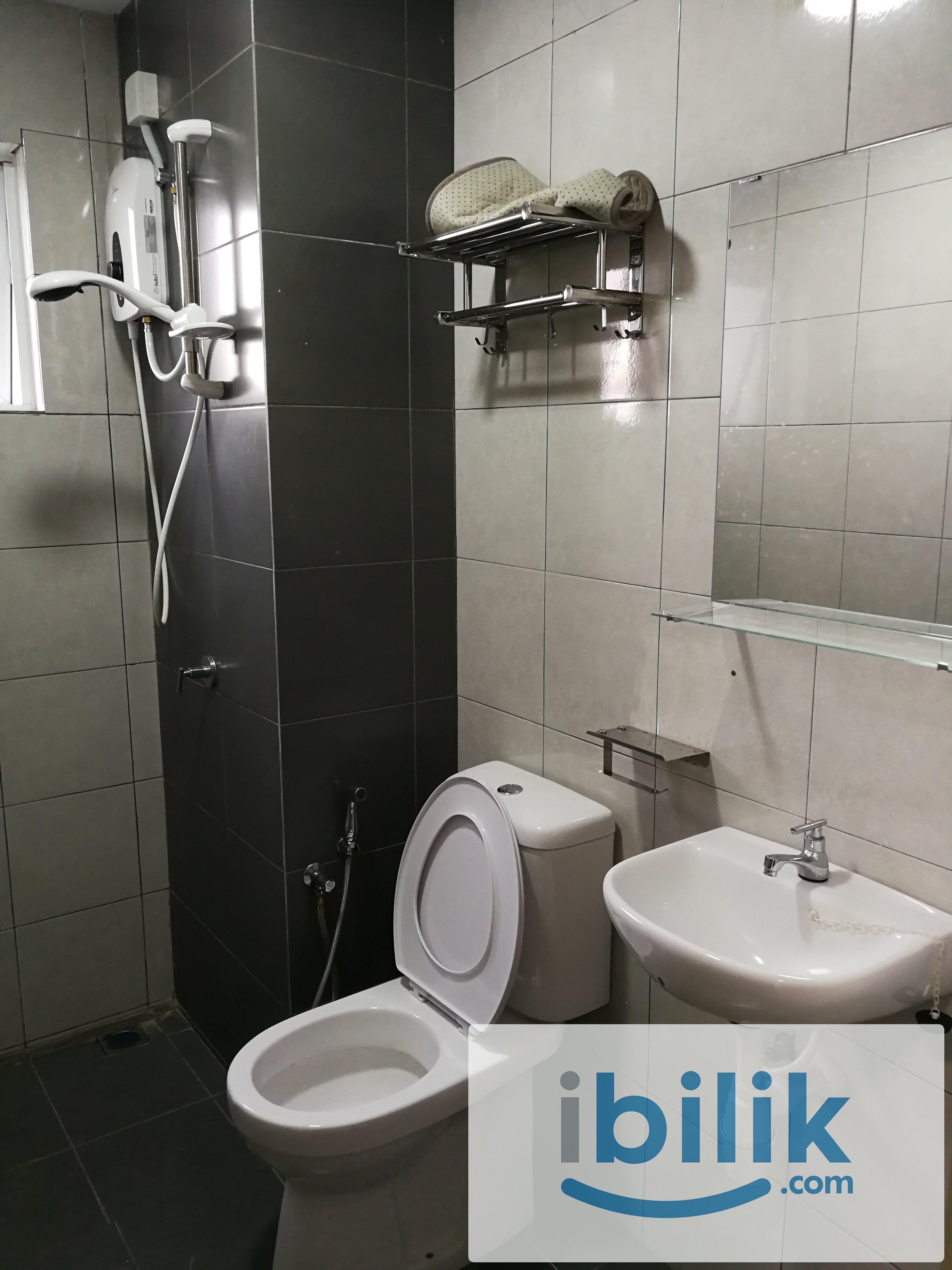(For Malay lady only) Fully Furnished Middle Room at Sekysen 7, Shah Alam - Image 4
