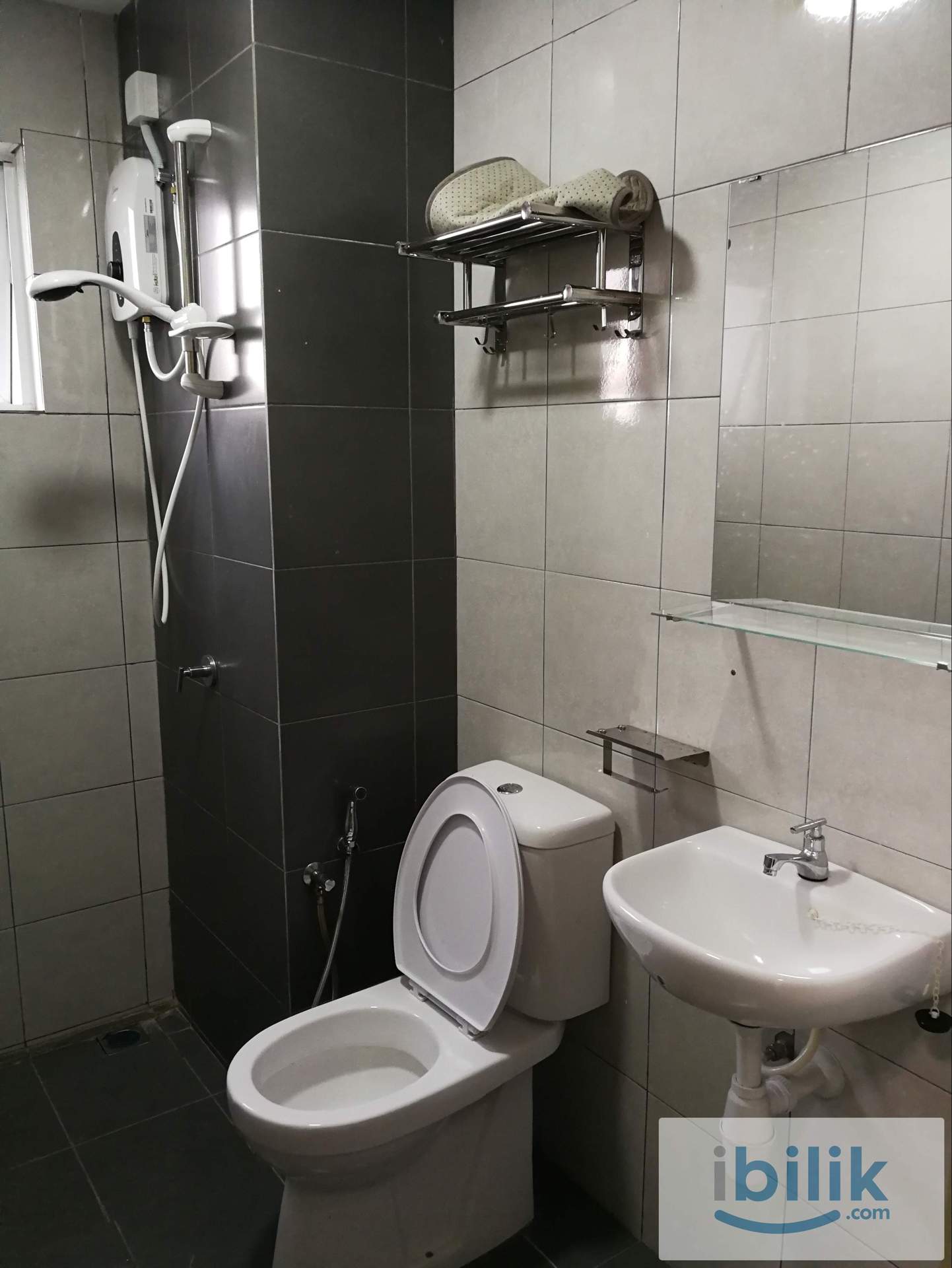 (Malay Ladies Only) Fully Furnished Small Room for Rent at Puncak 7 Residencec, Seksyen 7, Shah Alam - Image 4