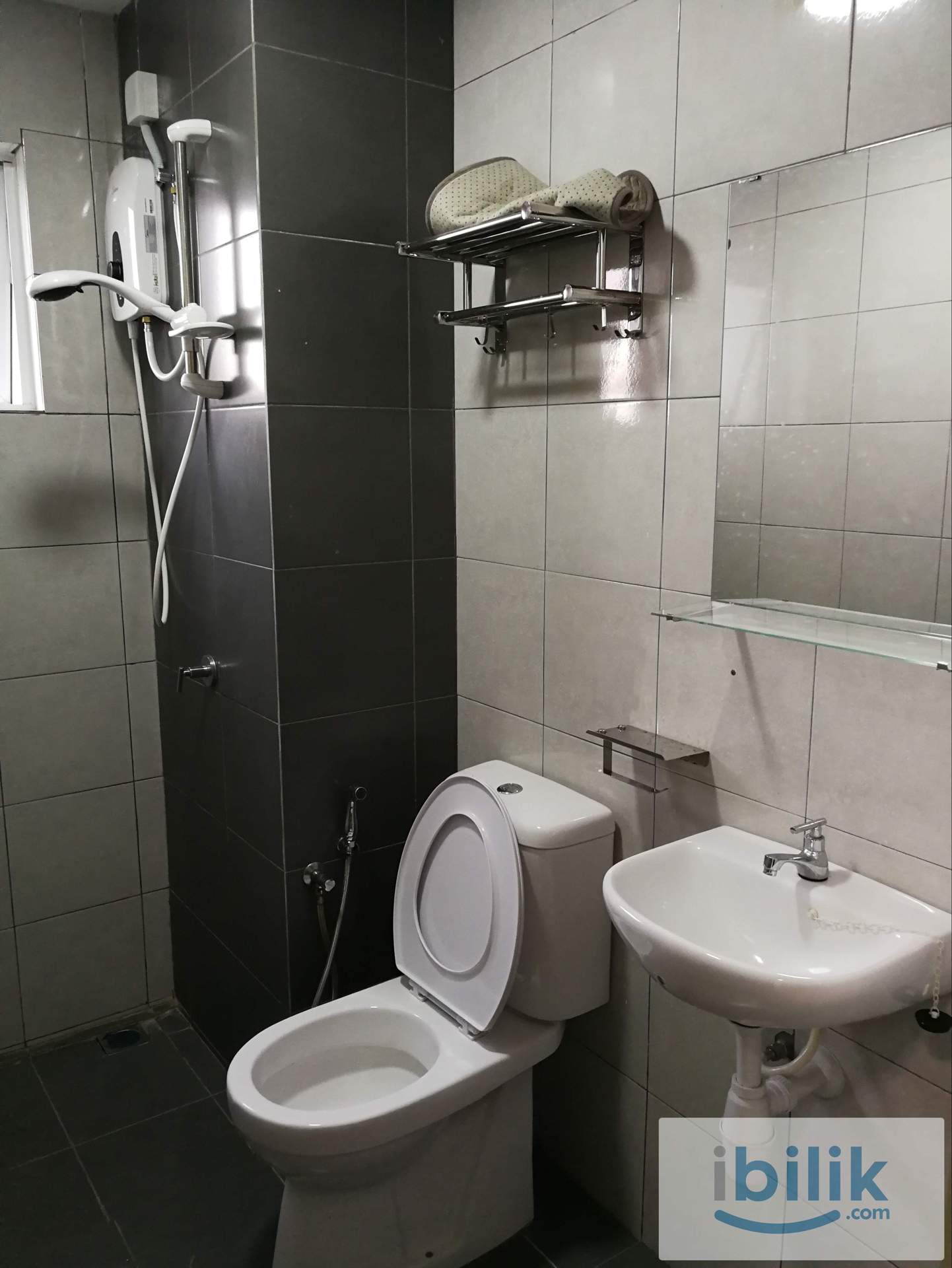 Fully Furnished Middle Room for Rent (Malay Ladies only) at Puncak 7 Residence, Seksyen 7, Shah Alam - Image 5