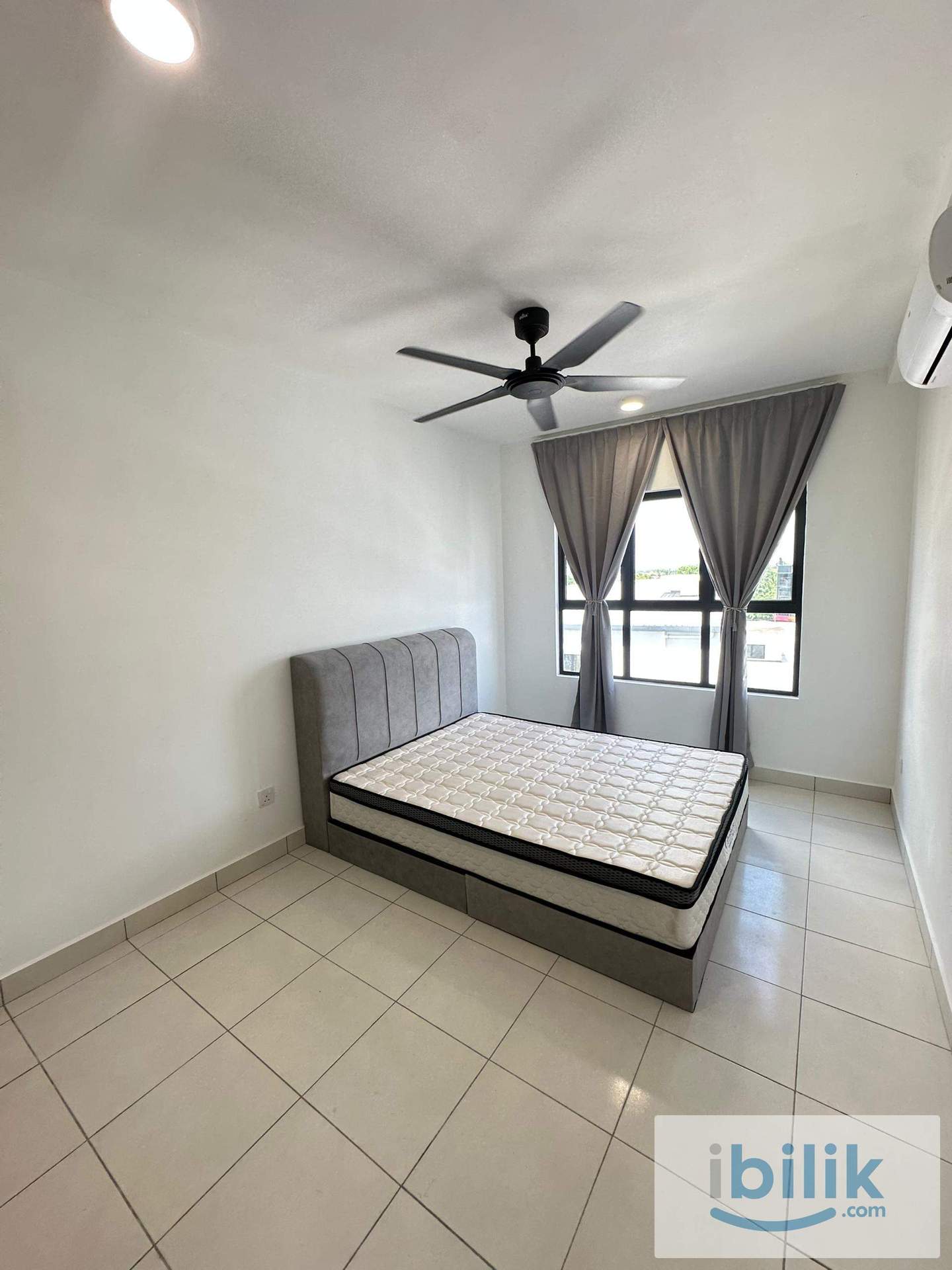 Private bathroom master bedroom for rent at Arena 2 Kota Warisan near KLIA transit - Image 1