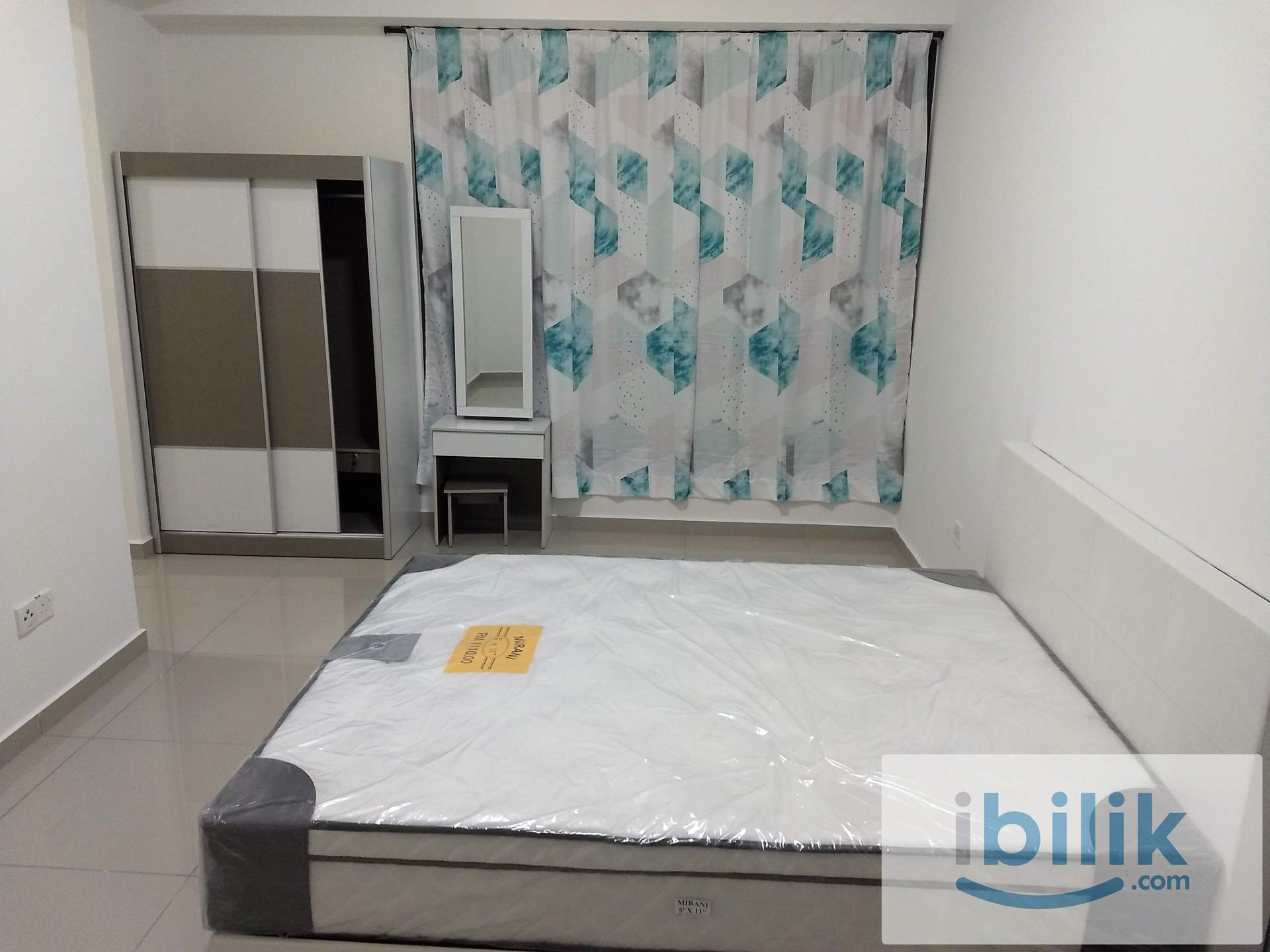 Promenade Aircond furnished Master Room include utilities Private Bathroom MIX GENDER - Image 1
