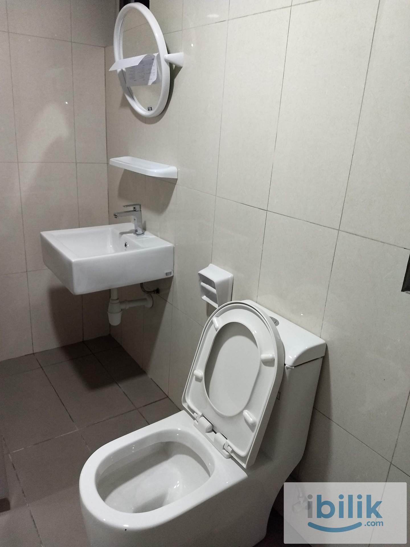 Promenade Aircond furnished Master Room include utilities Private Bathroom MIX GENDER - Image 3