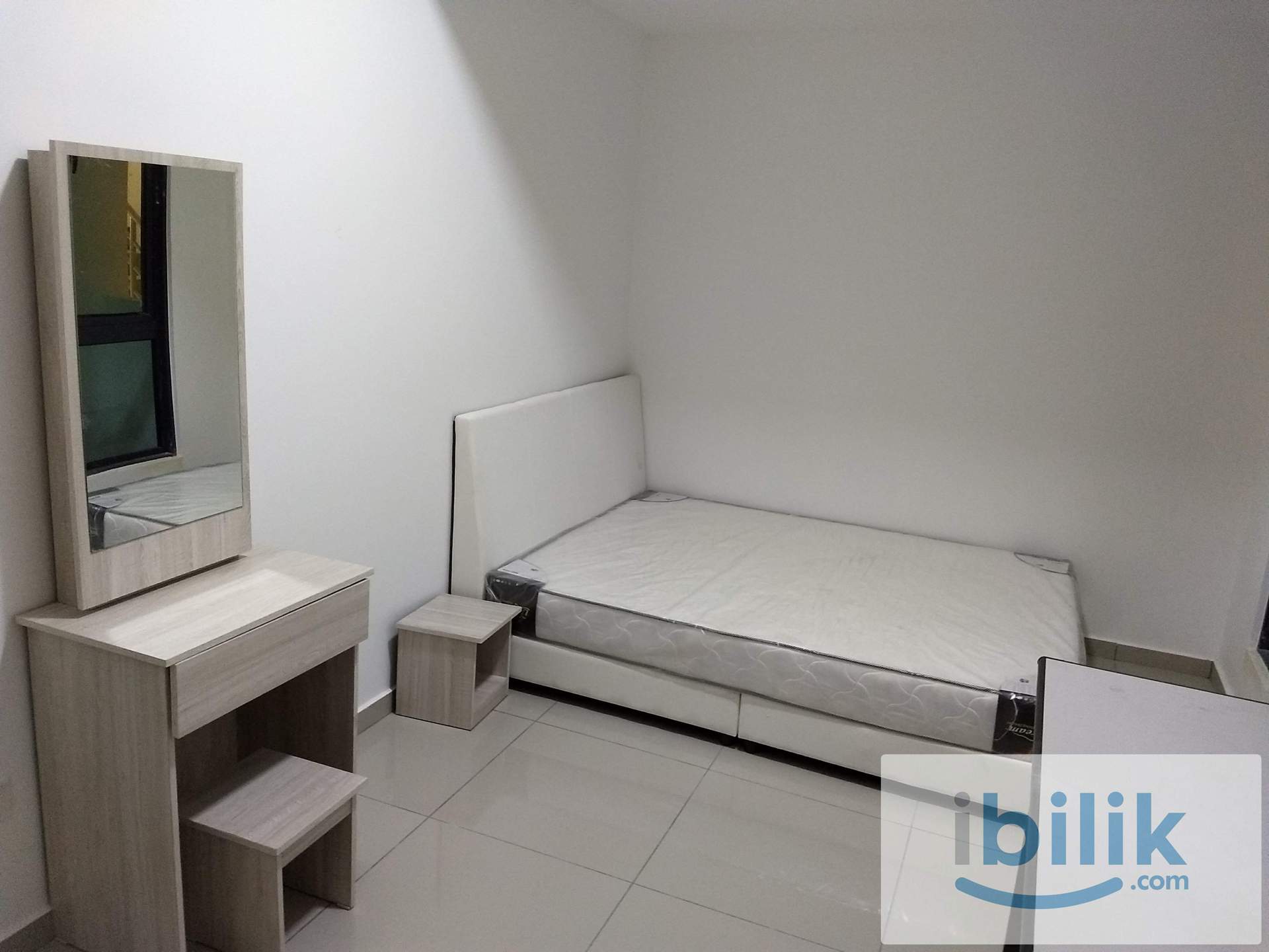 Promenade Aircond furnished Middle Room include utilities Shared Bathroom MIX GENDER - Image 3