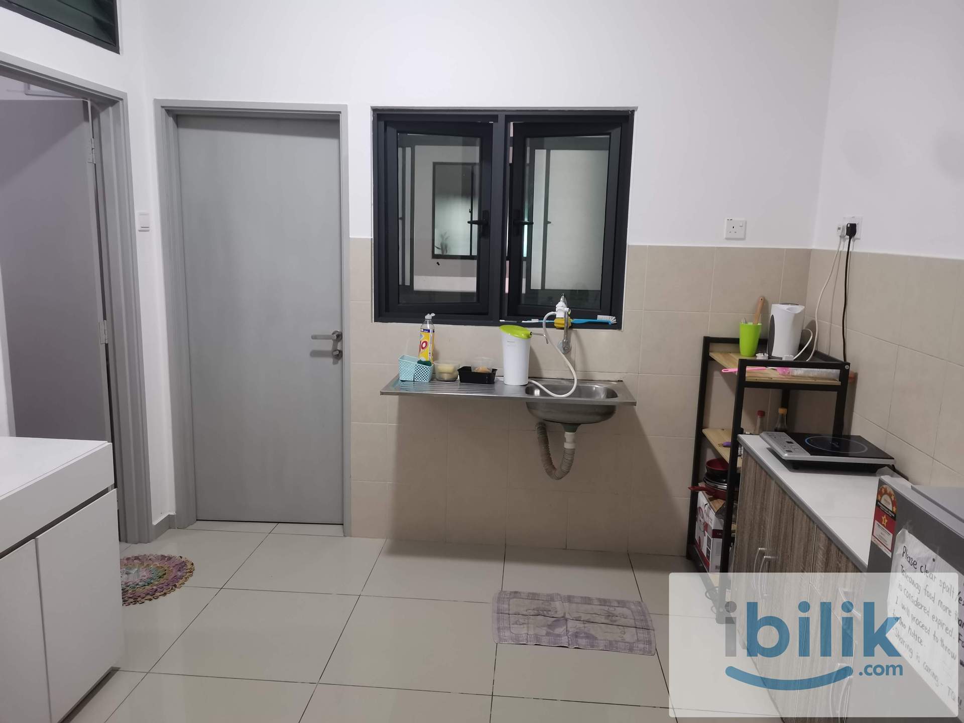 Promenade Aircond furnished Middle Room include utilities Shared Bathroom MIX GENDER - Image 5
