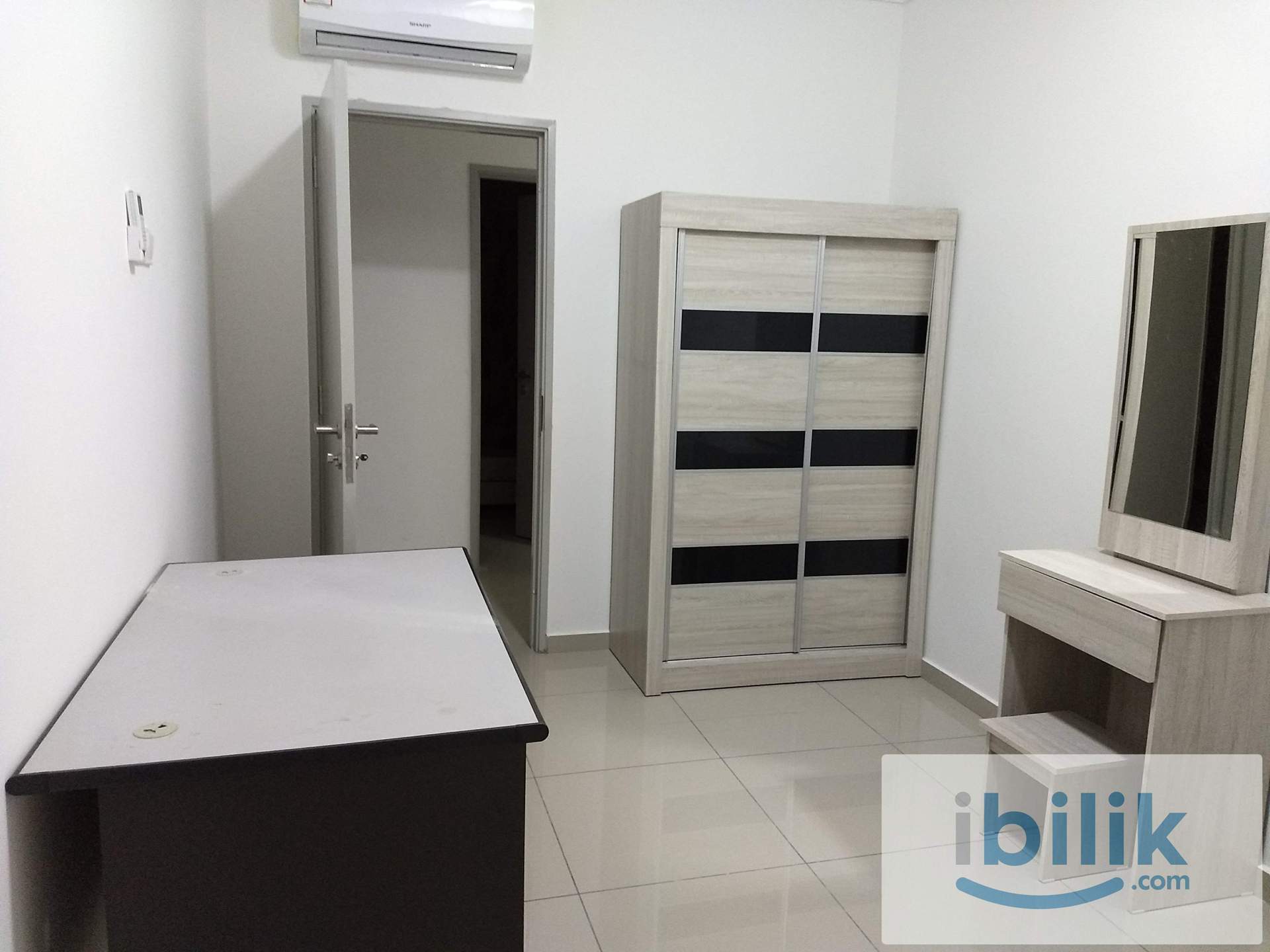 Promenade Aircond furnished Middle Room include utilities Shared Bathroom MIX GENDER - Image 1