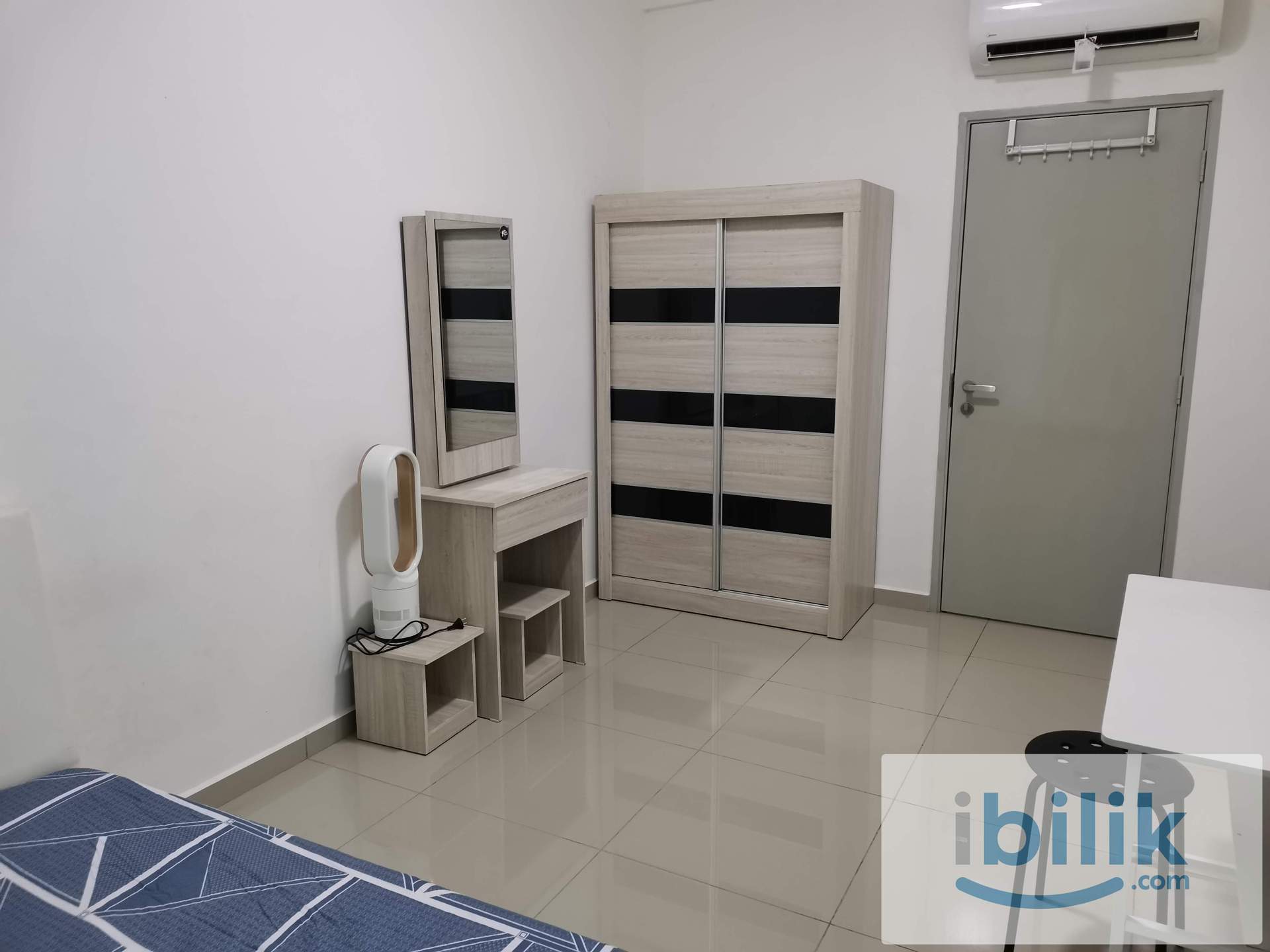 Promenade Aircond furnished Middle Room include utilities shared bathroom MIX GENDER - Image 3
