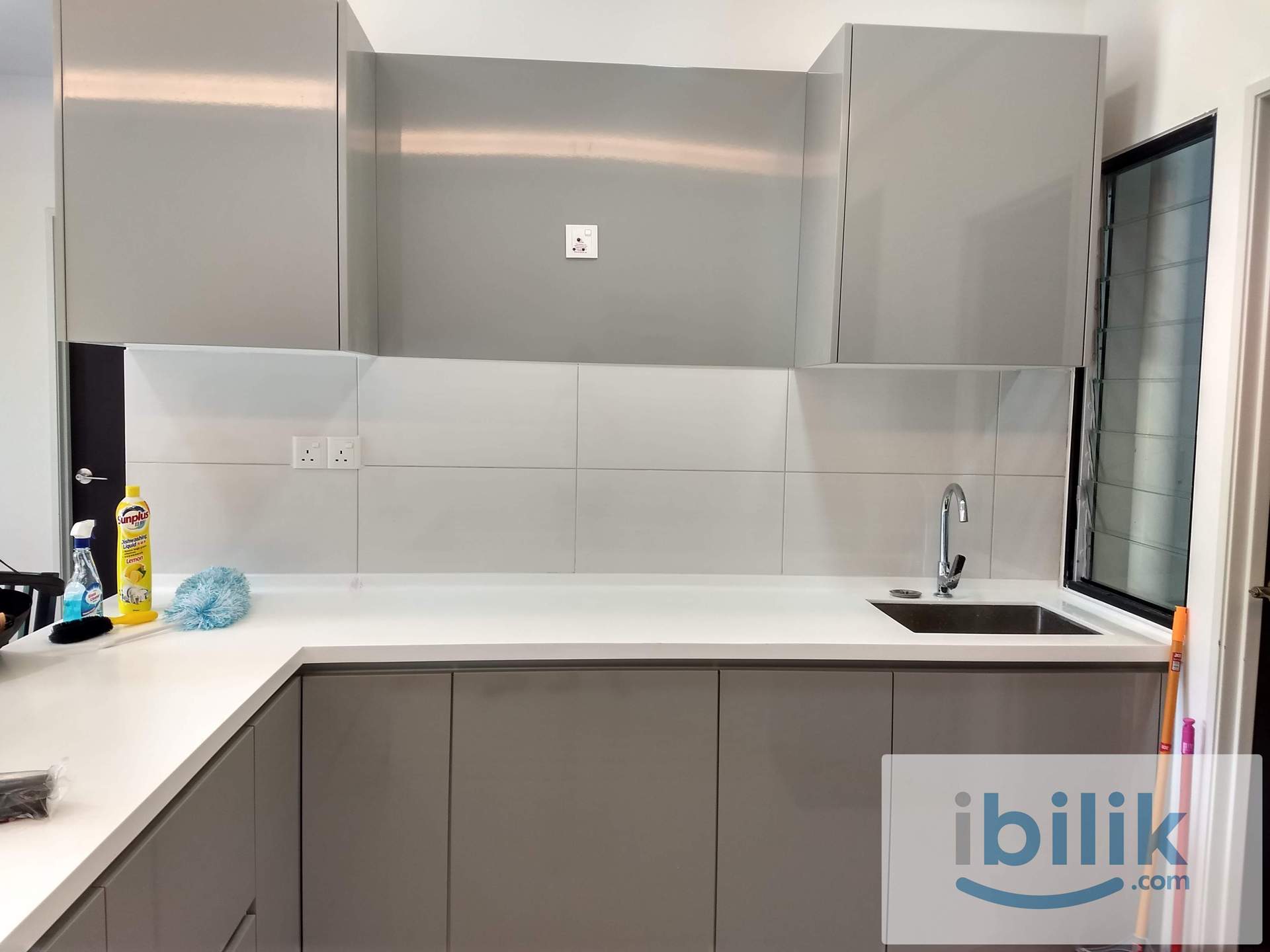 Tri Pinnacle Condo Aircond Middle room included utilities Share bathroom MIX GENDER - Image 2