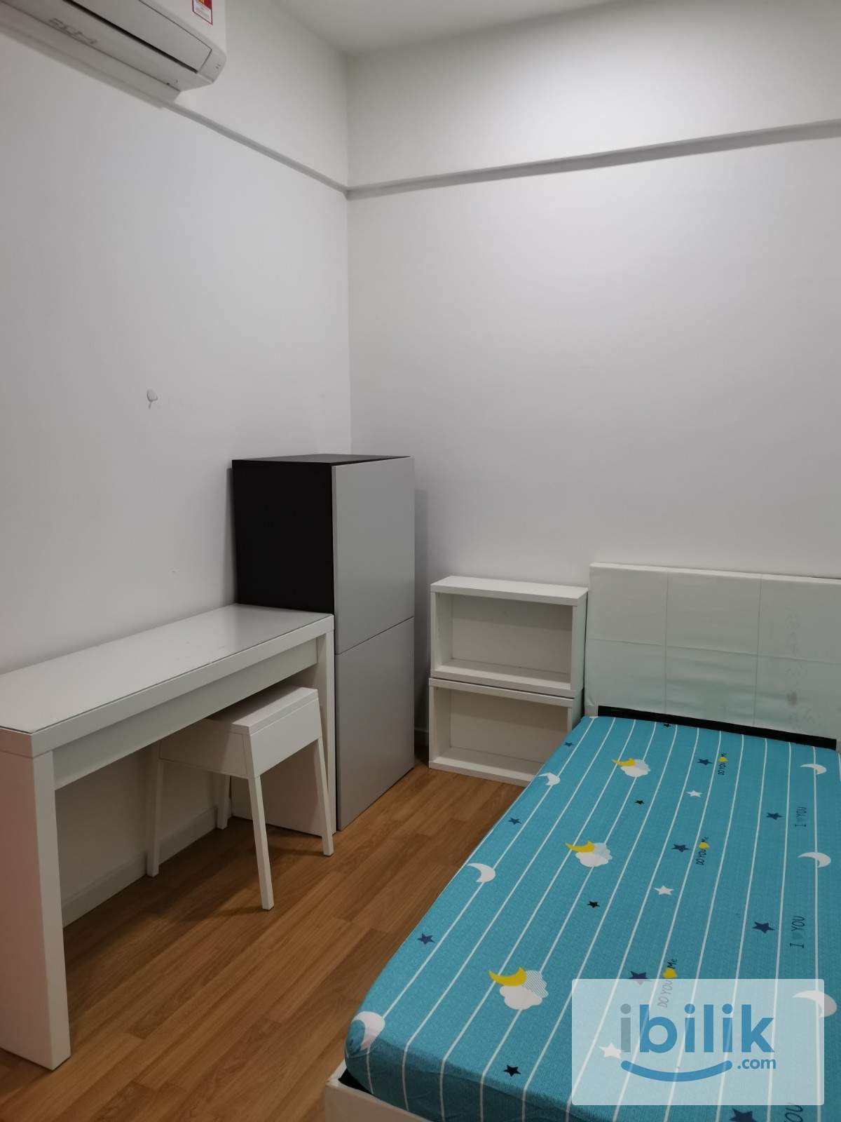 Tri Pinnacle aircond Middle room included utilities shared bathroom - Image 1