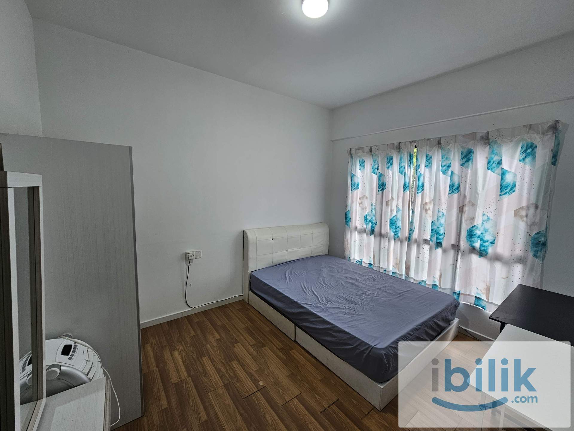 Tri Pinnacle aircond master room included utilities private bathroom Female only  - Image 1