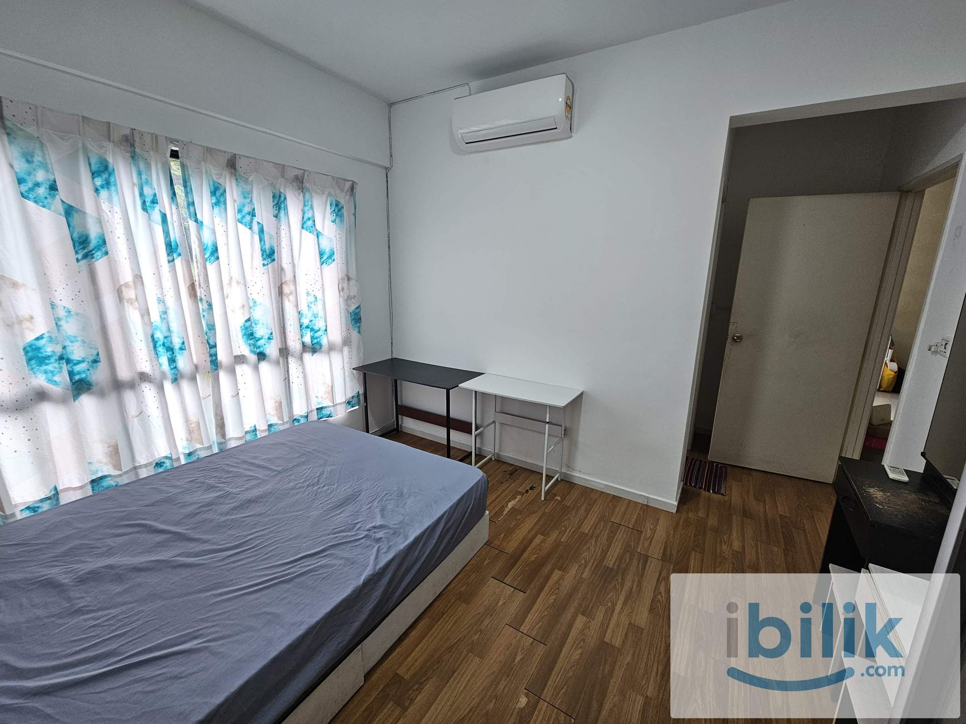 Tri Pinnacle aircond master room included utilities private bathroom Female only  - Image 2