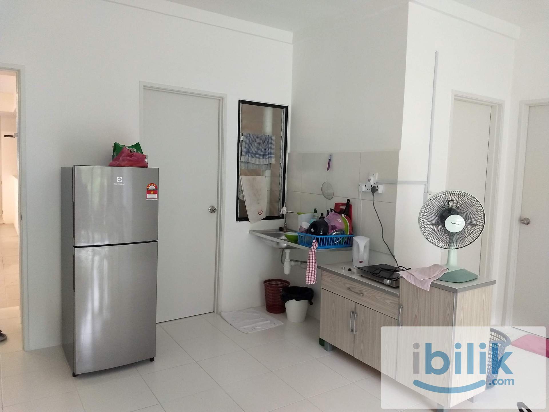 Tri Pinnacle aircond master room included utilities private bathroom Female only  - Image 5