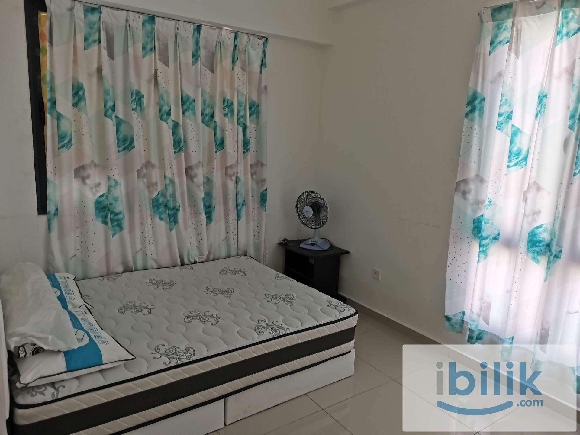 Promenade Aircond furnished Middle Room include utilities shared bathroom - Image 1