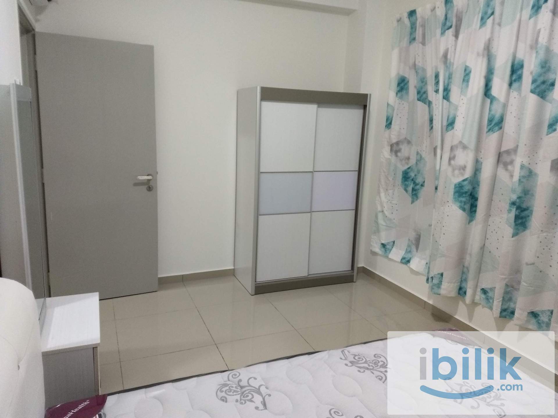 Promenade Aircond furnished Middle Room include utilities shared bathroom - Image 1