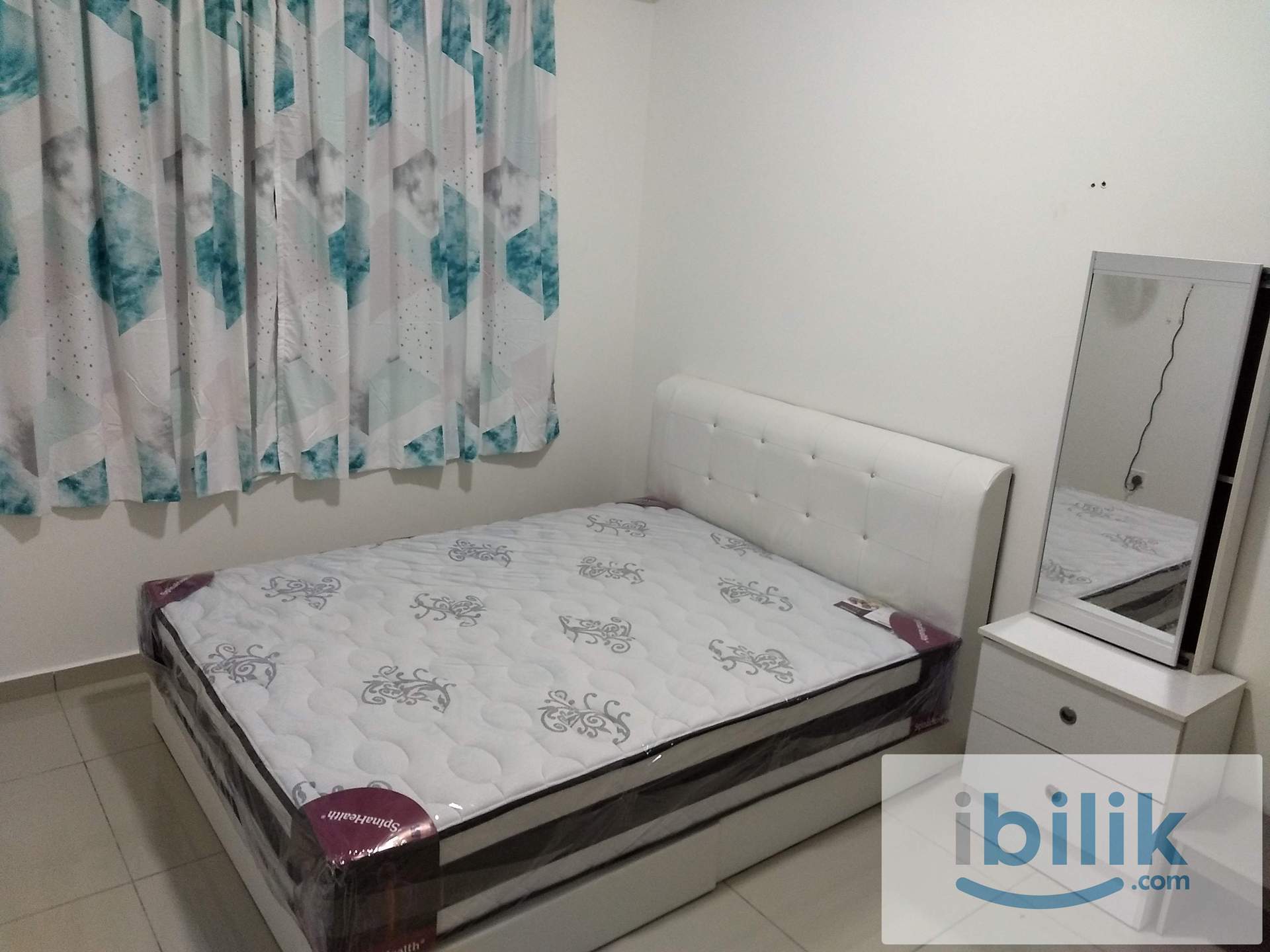 Promenade Aircond furnished Middle Room include utilities shared bathroom - Image 3