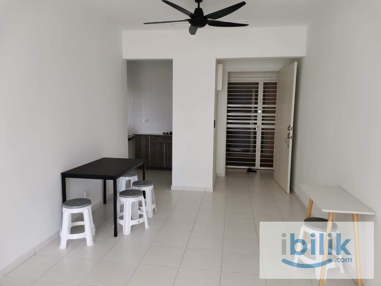 i-Santorini Aircond Furnished Middle Room included utilities mix gender  - Image 5