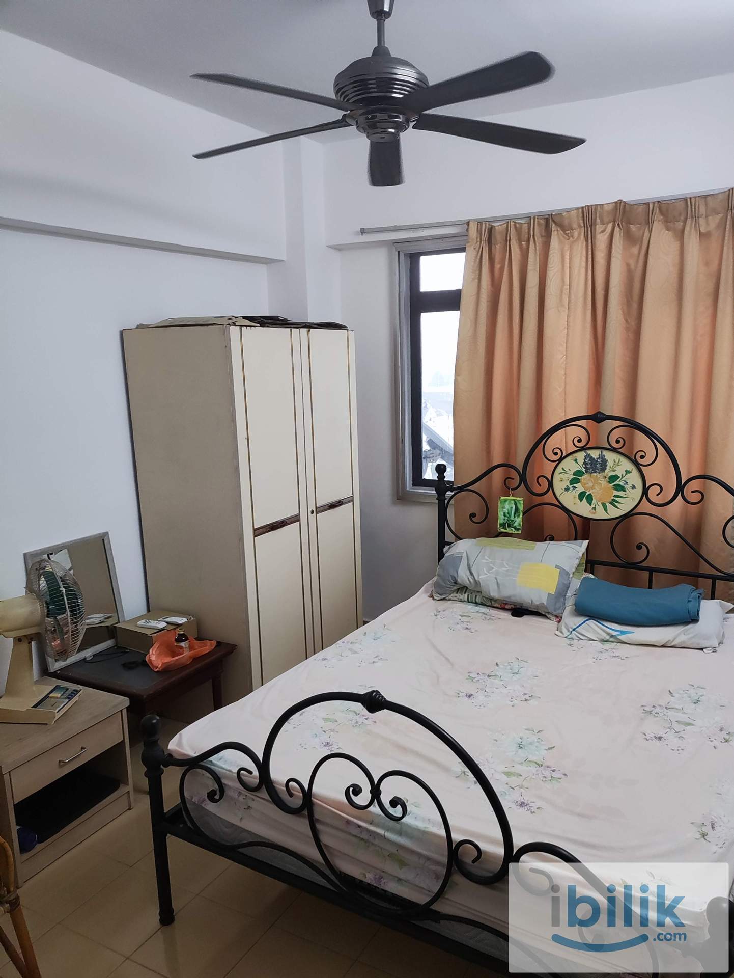 Middle room - Image 1