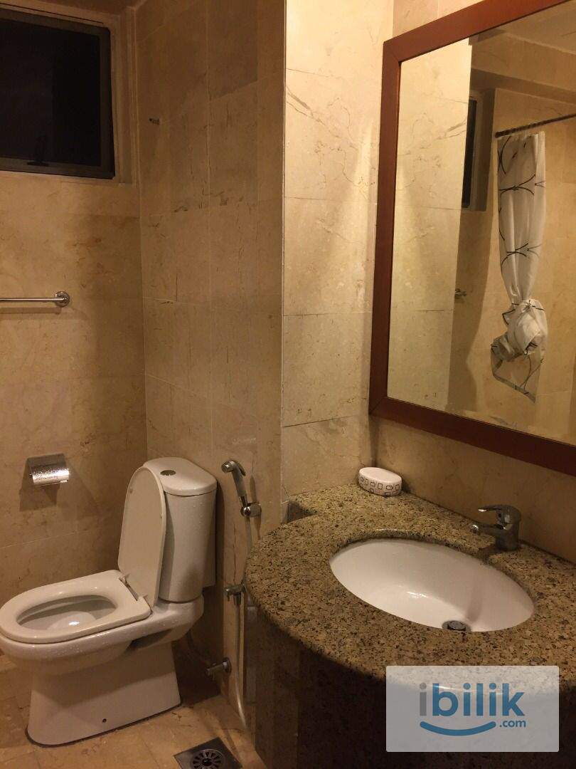 Designer Cozy Fully Furnished Middle Room in The Orion Condominium - Image 2