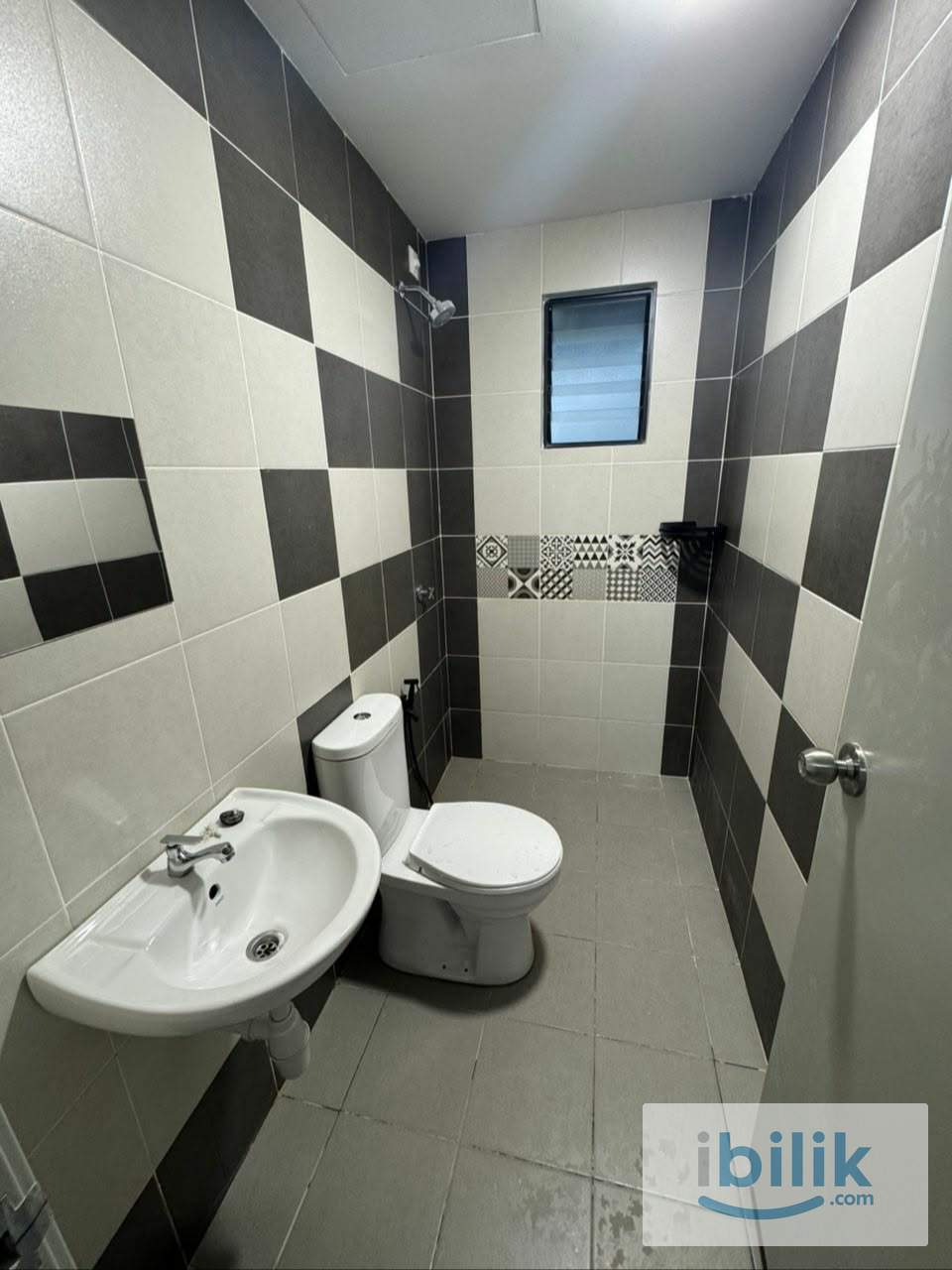 Medium Room For Rent | nearby kajang 2 KTM MRT | 1 Month Deposit  - Image 3