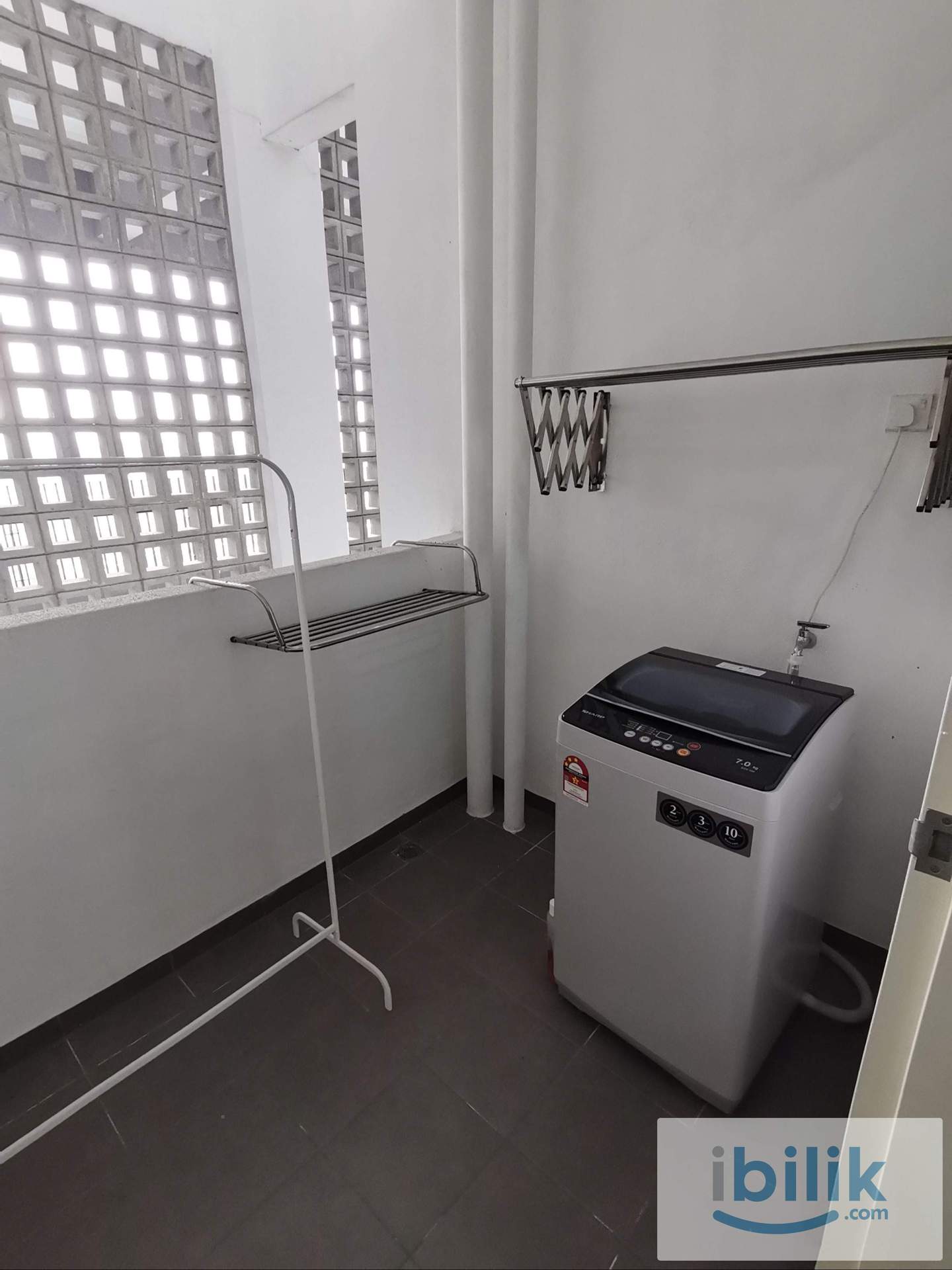 Evoke Residence Master Room (with attached bathroom) at Seberang Perai, Penang - Image 2