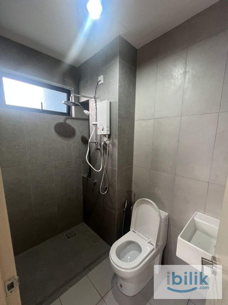 Medium Room @ The Harmony include WIFI & UTILITIES & CLEANING - Image 2