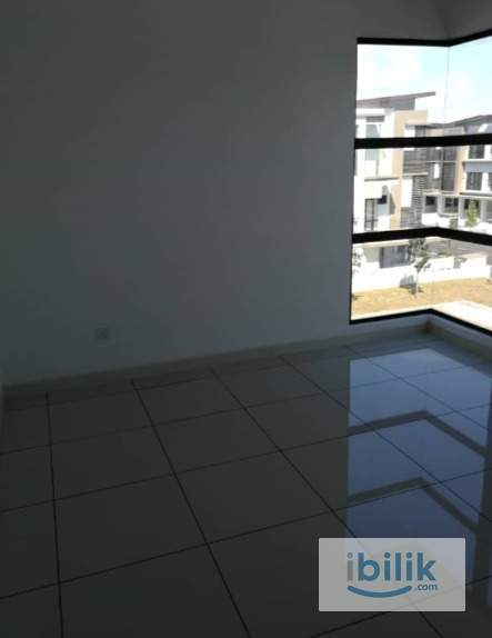 Fully Furnished Room wt private bathroom at 16 Sierra Puchong, Putrajaya, Cyberjaya, Selangor - Image 3
