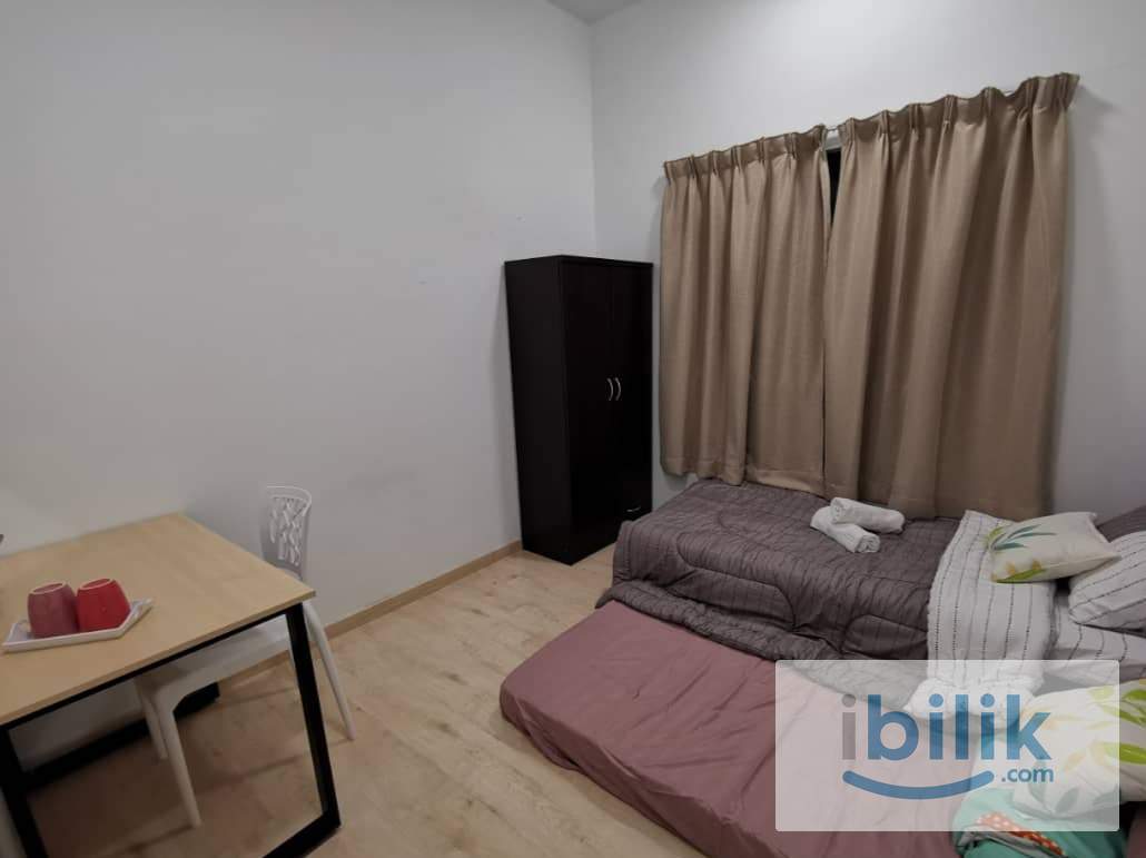 Female Medium room @ Parkhill Residence - Image 2