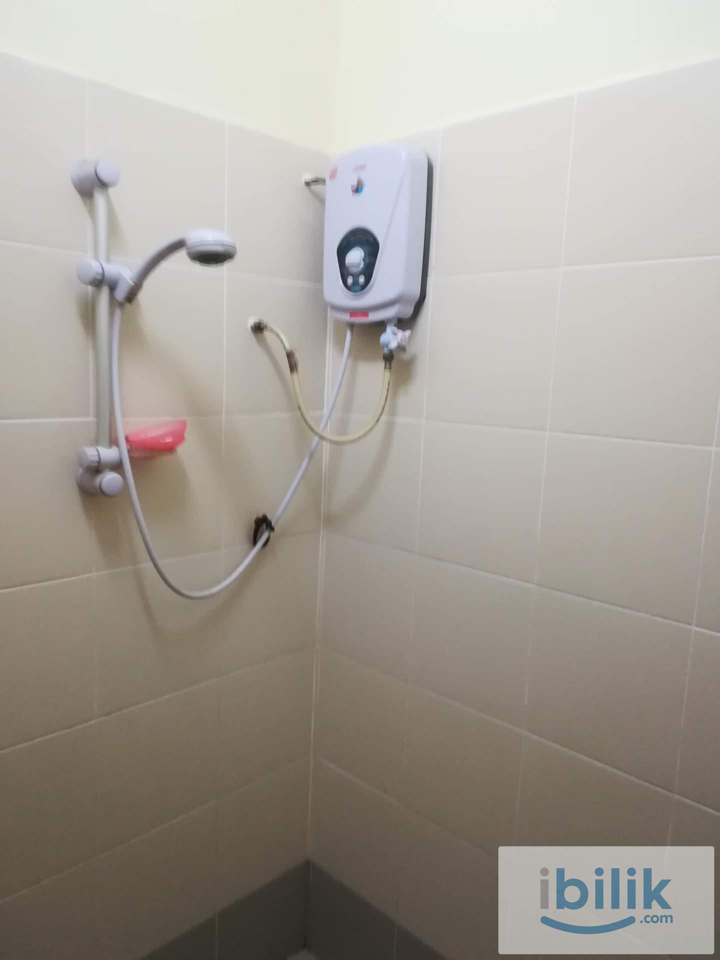 Spacious Medium Room @ SS5A (Kelana Jaya) - Image 3