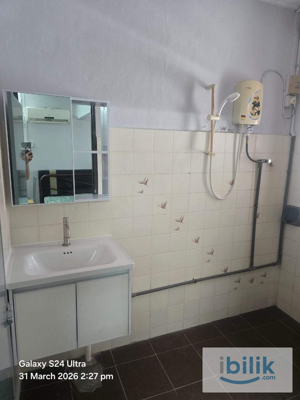 MasterRoom with private bathroom near Bandar Perda, Iconcity and Autocity move in immediately - Image 3