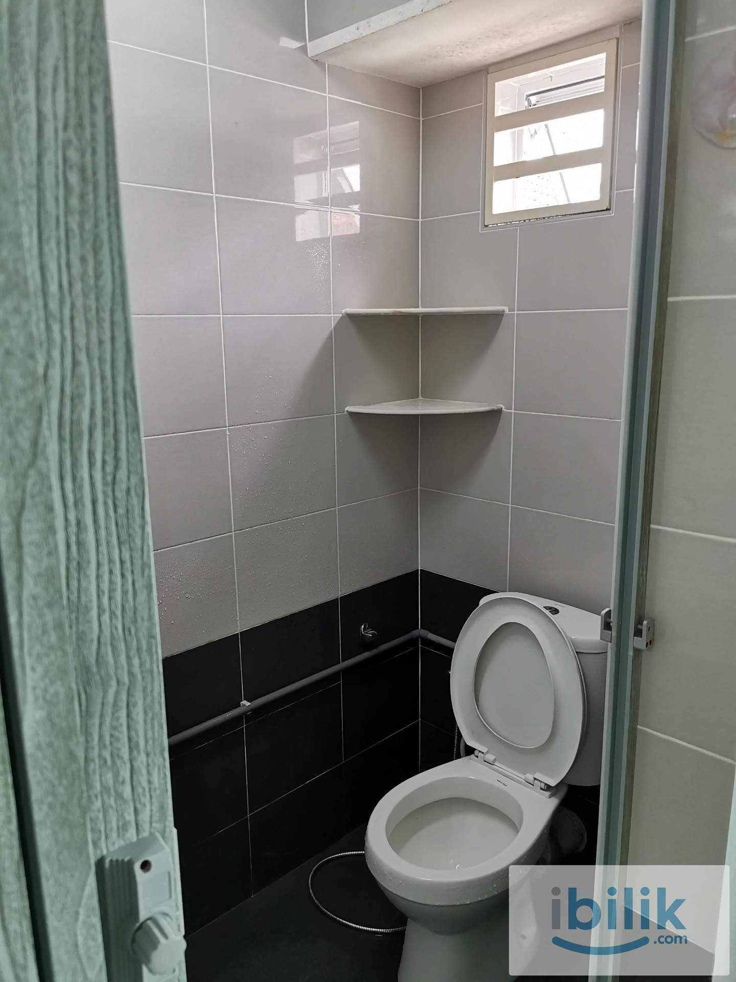 Middle Room with private bathroom near Bandar Perda, Iconcity and Autocity move in immediately - Image 1