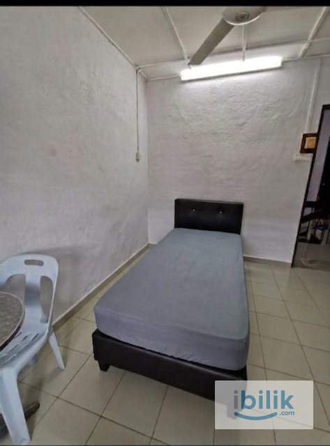 Middle Room with private bathroom near Bandar Perda, Iconcity and Autocity move in immediately - Image 3