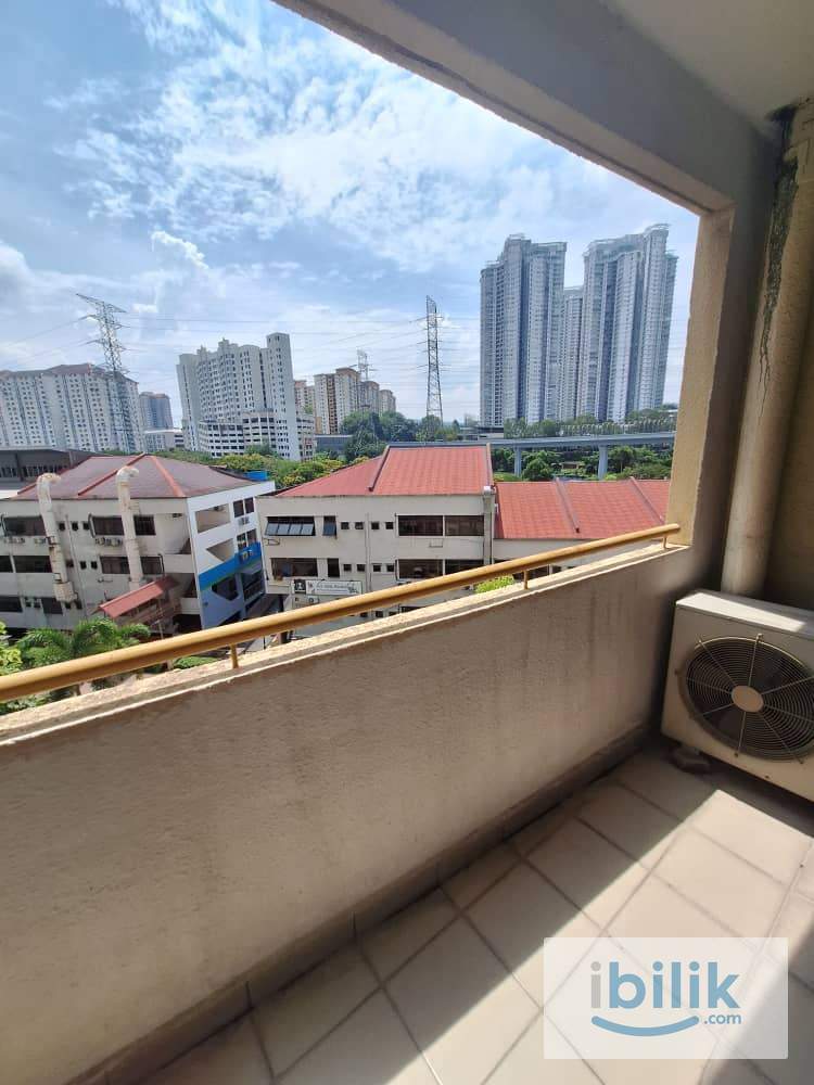 Palm Spring @ Kota Damansara Balcony Room for Rent - Image 5