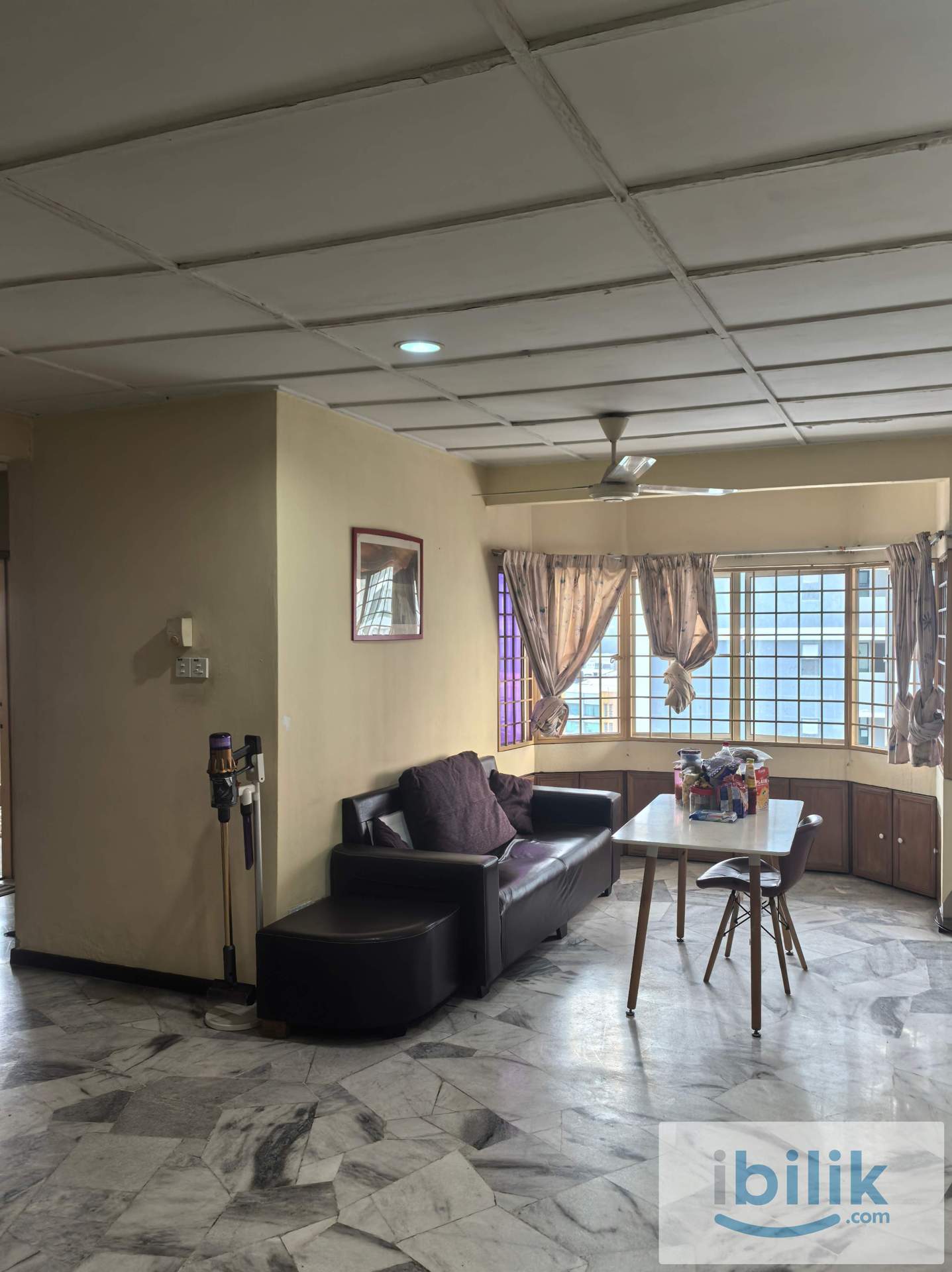 De Tropicana Master Room, Kuchai Lama with Attached Bathroom and Sheltered Carpark - Image 2