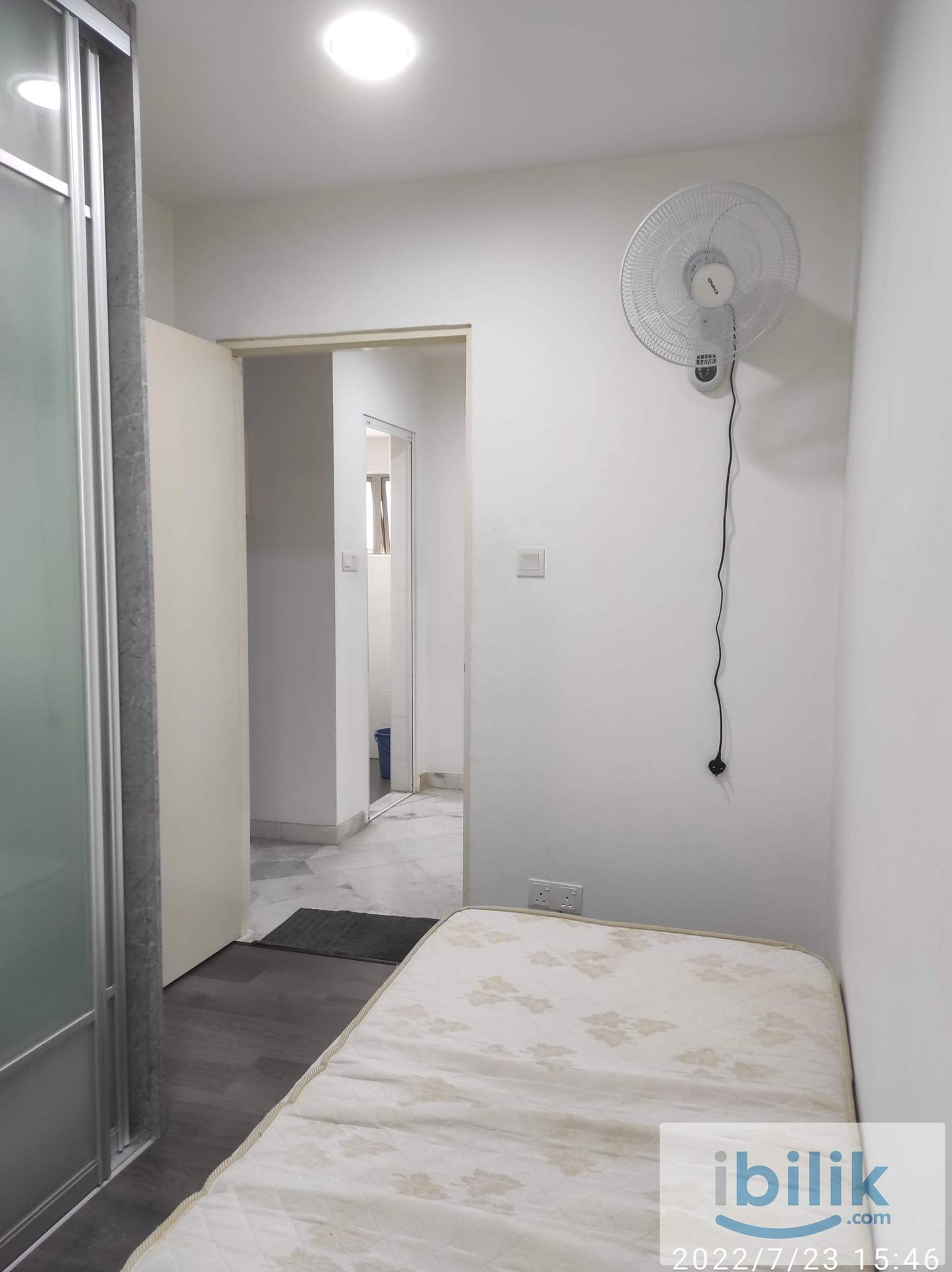 Small Room with Aircon - Image 1