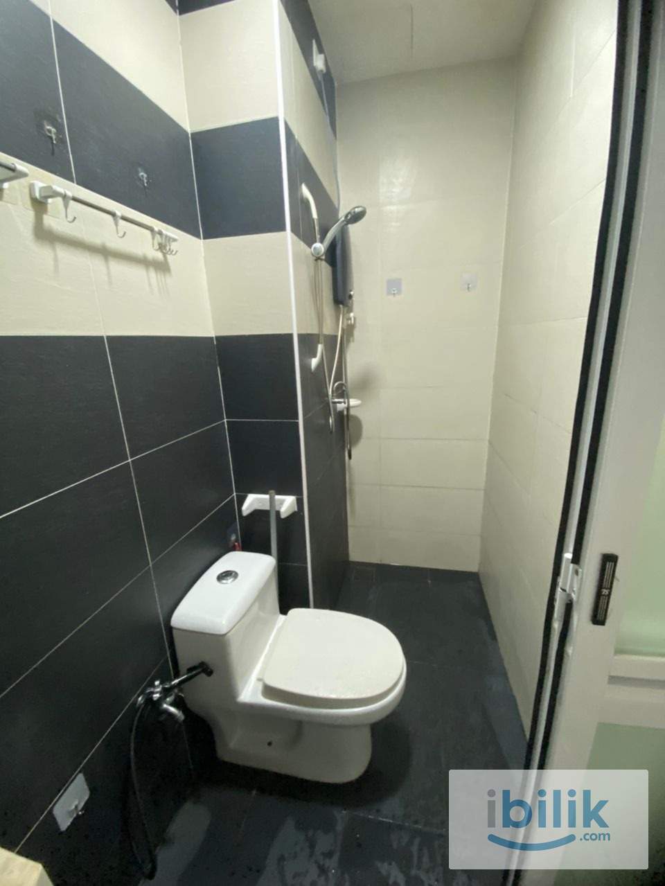 Female Single Room (Private Bathroom) KSL D'Secret Garden Near Setia Tropika, 15 Mins to JB CIQ via EDL - Image 1