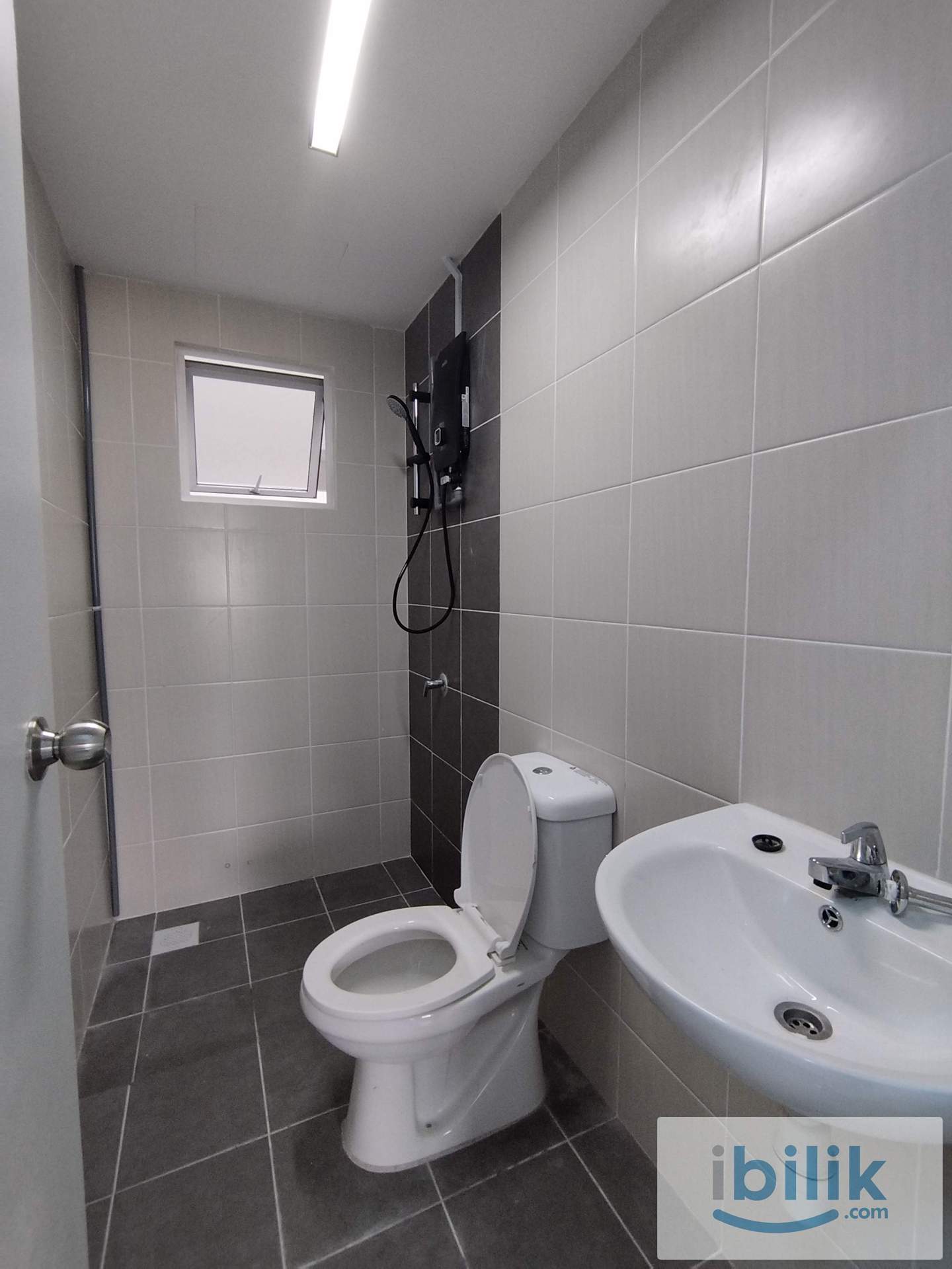 Master Room  - Image 2