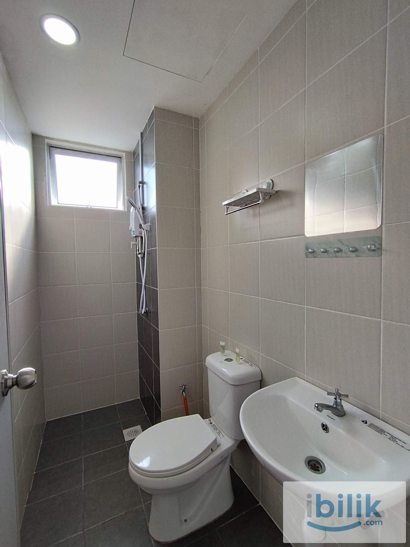Master Room - Image 3