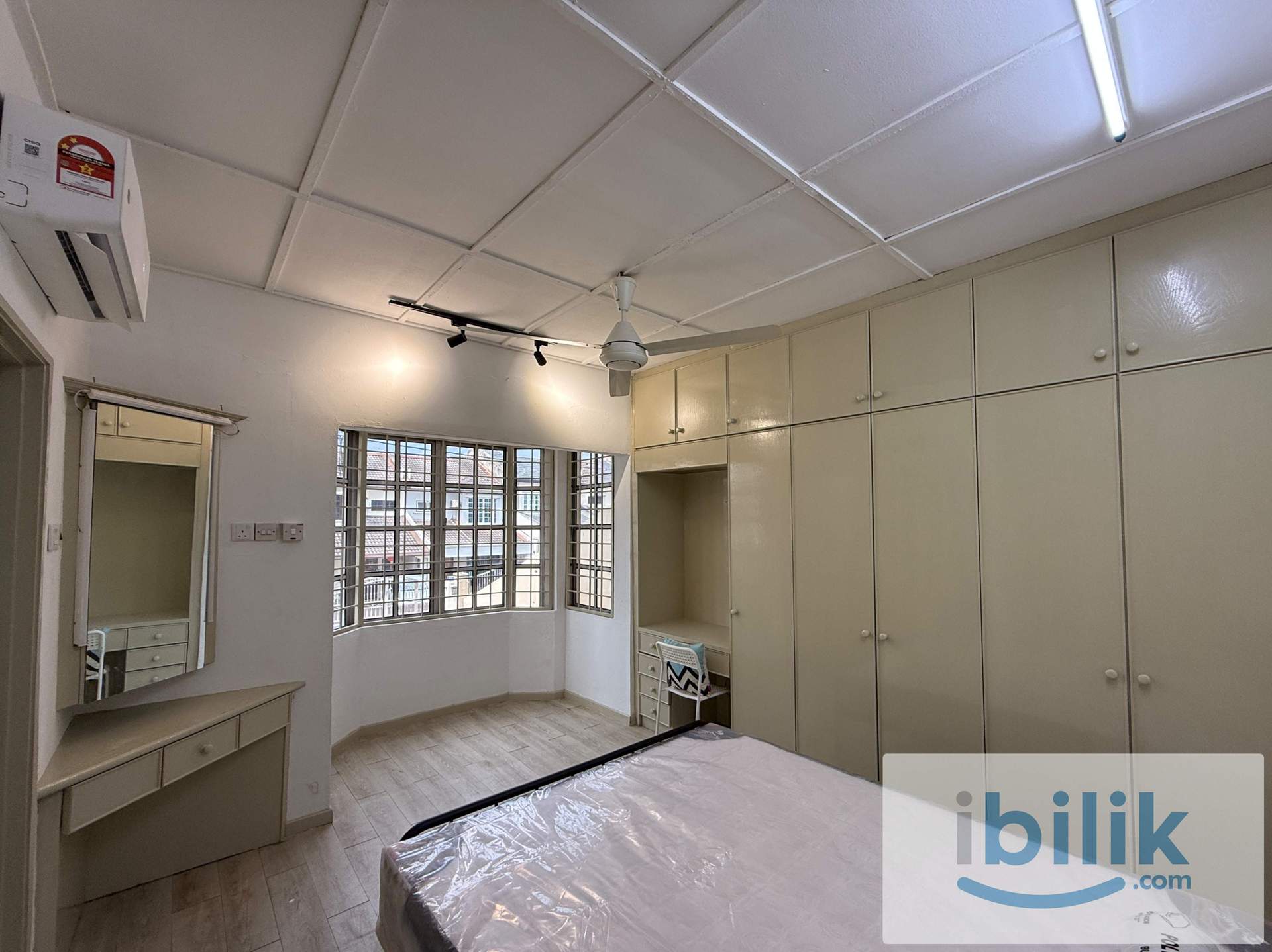🔥 Spacious Master Room | Prime Pusat Bandar Puchong | RM880| Move-In Ready - Image 1