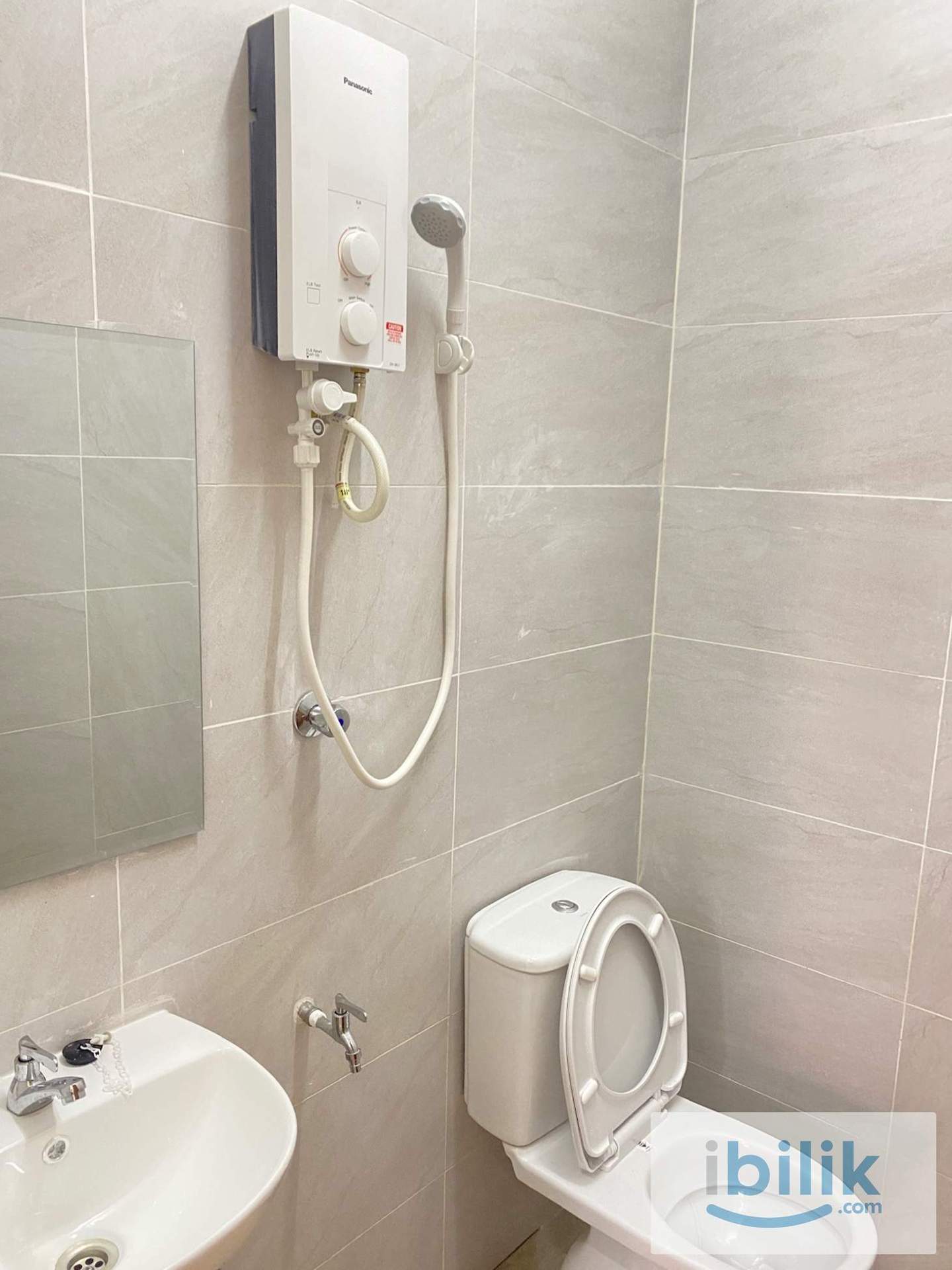 New fully furnished Single room walking PFCC, Setiawalk, and Near IOI Mall - Image 4