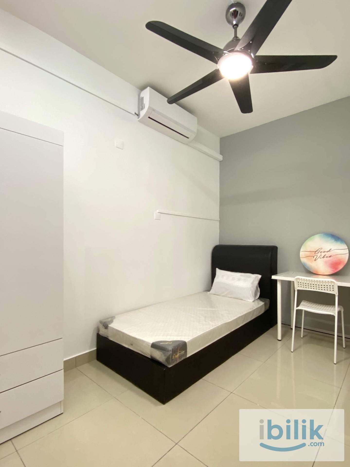 Premium fully furnished Single room with air cond. Approx 5mins driving to Alam Sutera and BK5 LRT station - Image 2