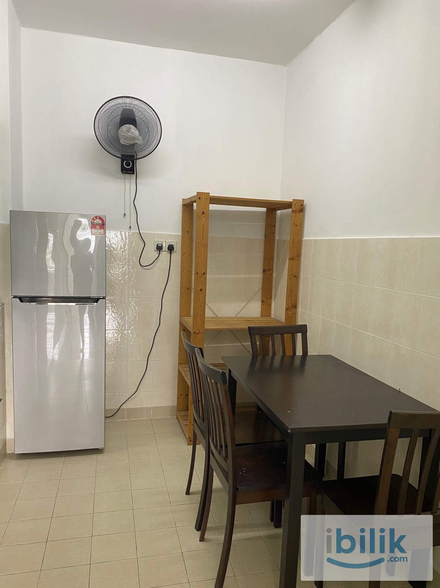 Premium fully furnished Single room with air cond. Approx 5mins driving to Alam Sutera and BK5 LRT station - Image 3
