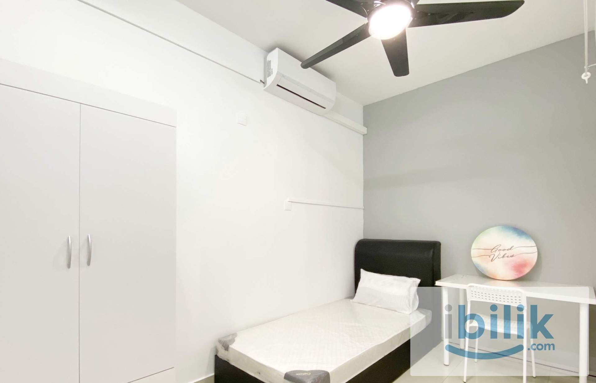 Premium fully furnished Single room with air cond. Approx 5mins driving to Alam Sutera and BK5 LRT station - Image 5